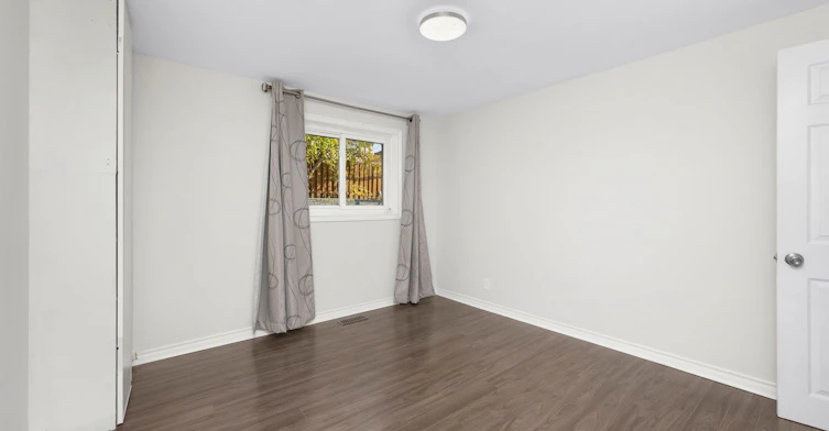 Lower-903 Liverpool Road, Pickering, ON, L1W 1S5 - 2