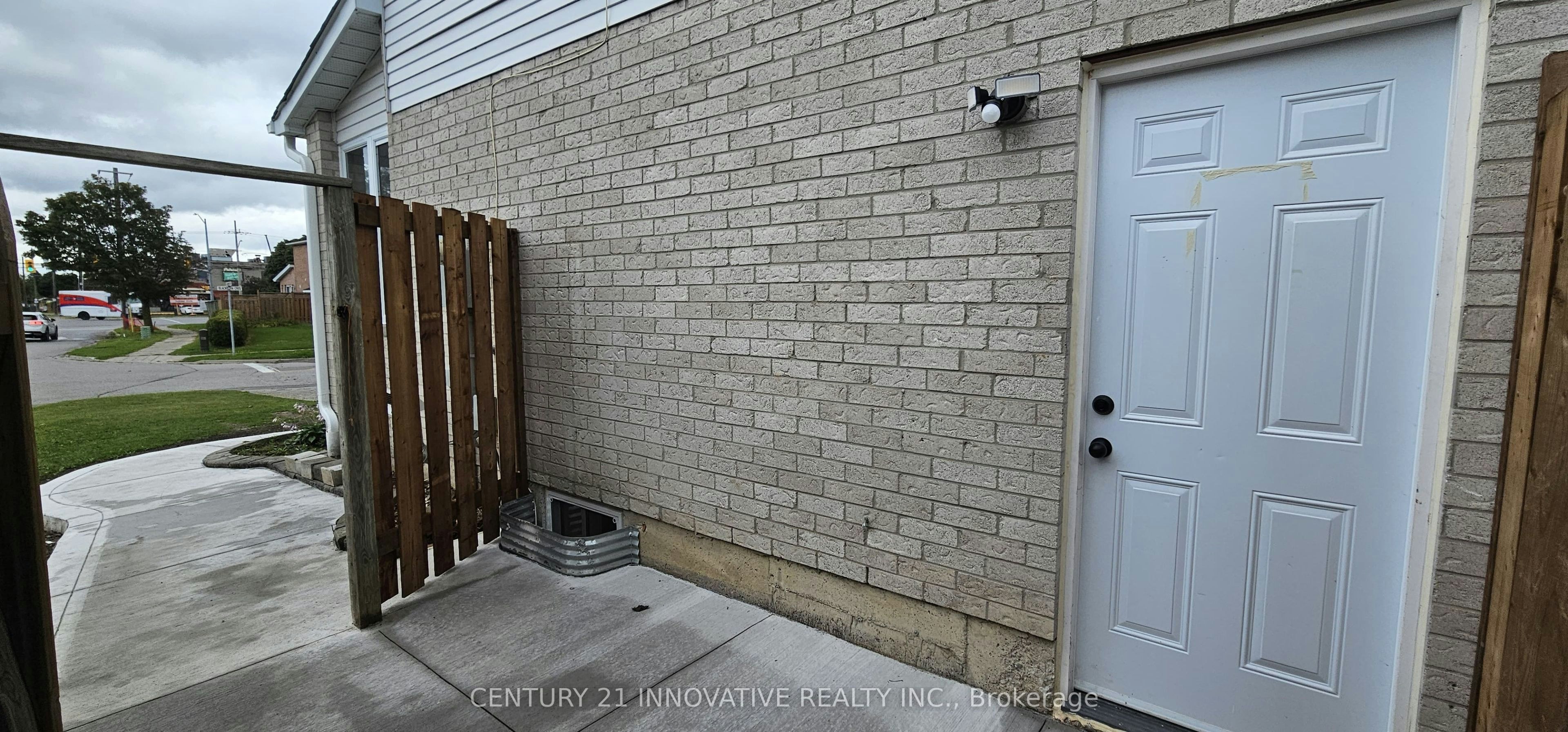 2 Blackburn Crescent, Ajax, ON, L1S 5Z2 - 3