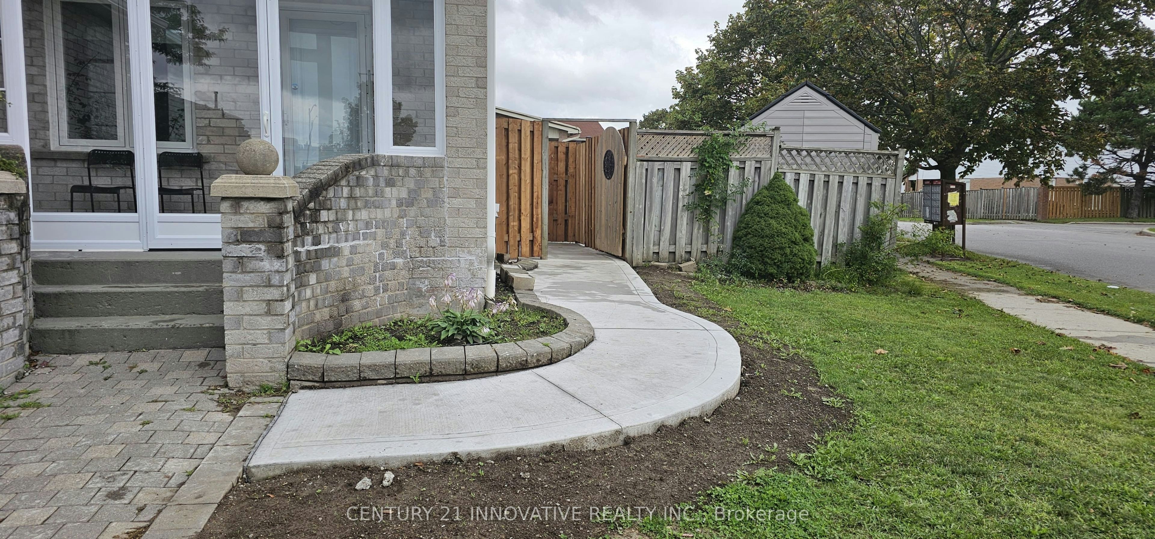 2 Blackburn Crescent, Ajax, ON, L1S 5Z2 - 2