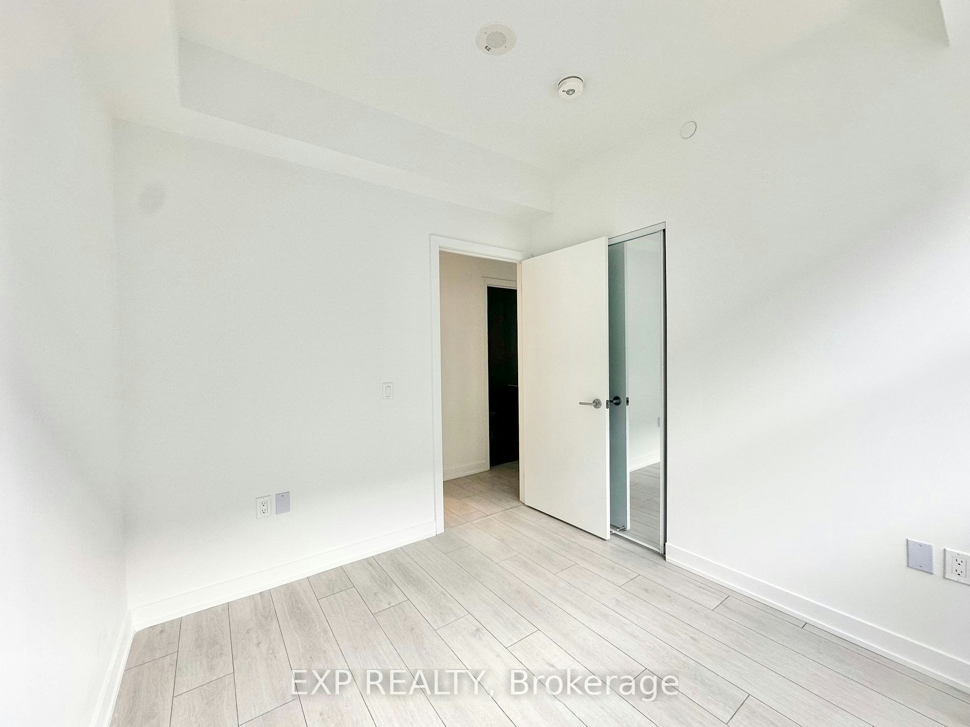 132C-1612 Charles Street, Whitby, ON, L1N 0P3 - 10