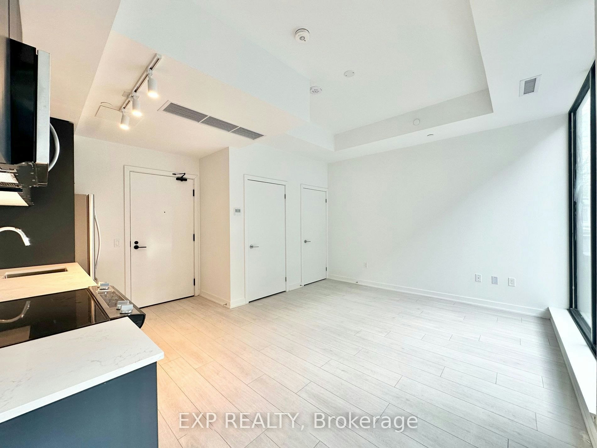 132C-1612 Charles Street, Whitby, ON, L1N 0P3 - 5