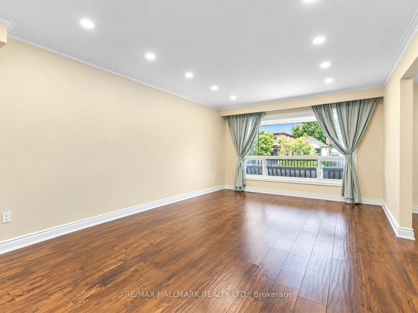 Main & Second Floor-41 Woodville Avenue, Toronto, ON, M4K 2J5 - 11