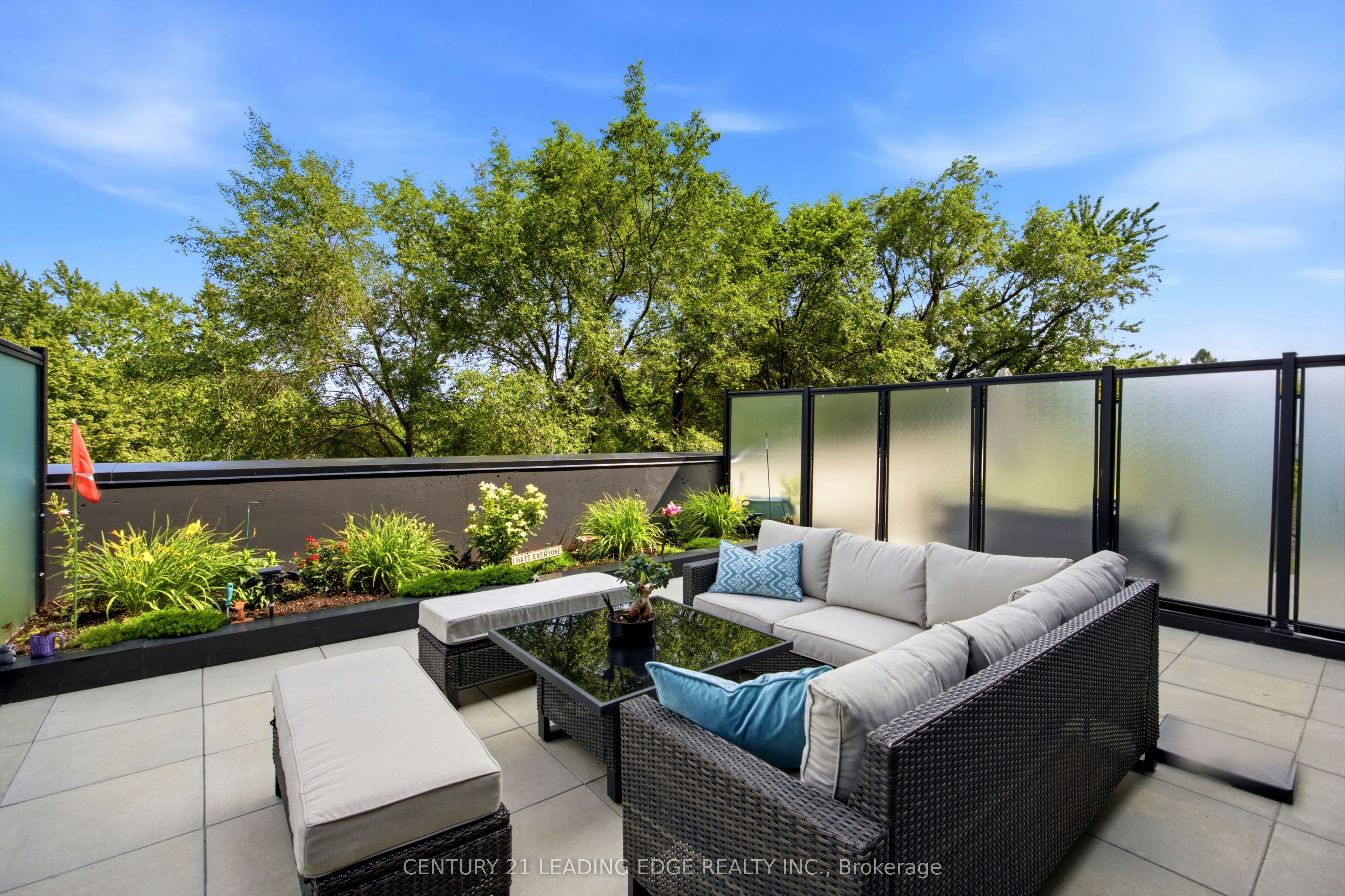 219-2799 Kingston Road, Toronto, ON, M1M 0E3