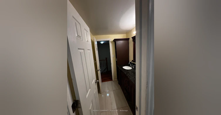 Upper-56 Overlord Crescent, Toronto, ON, M1B 4P3 - 17