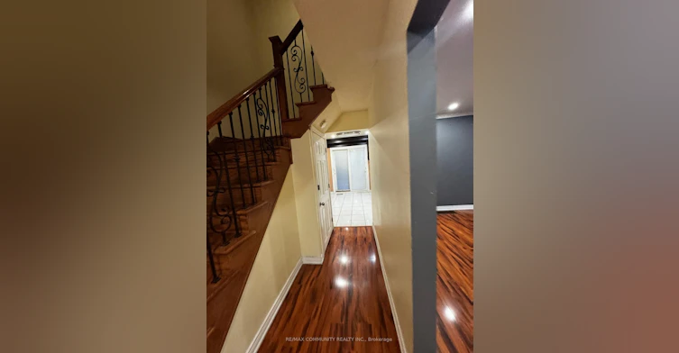 Upper-56 Overlord Crescent, Toronto, ON, M1B 4P3 - 7