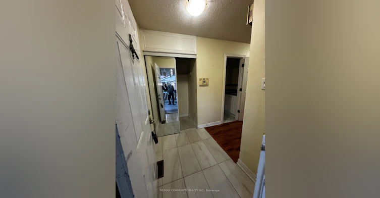 Upper-56 Overlord Crescent, Toronto, ON, M1B 4P3 - 6