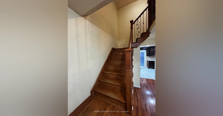Upper-56 Overlord Crescent, Toronto, ON, M1B 4P3 - 8