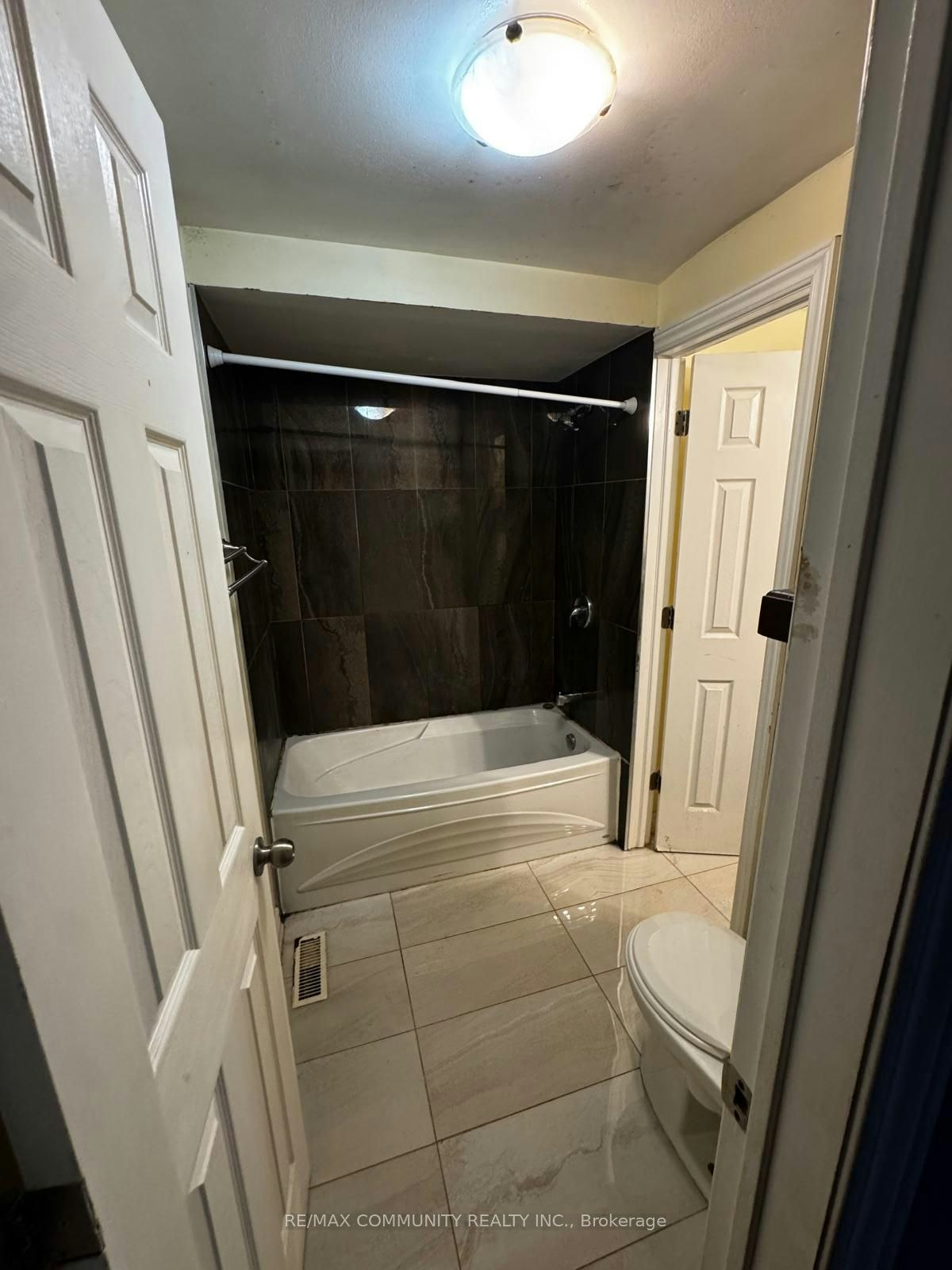 Upper-56 Overlord Crescent, Toronto, ON, M1B 4P3 - 16