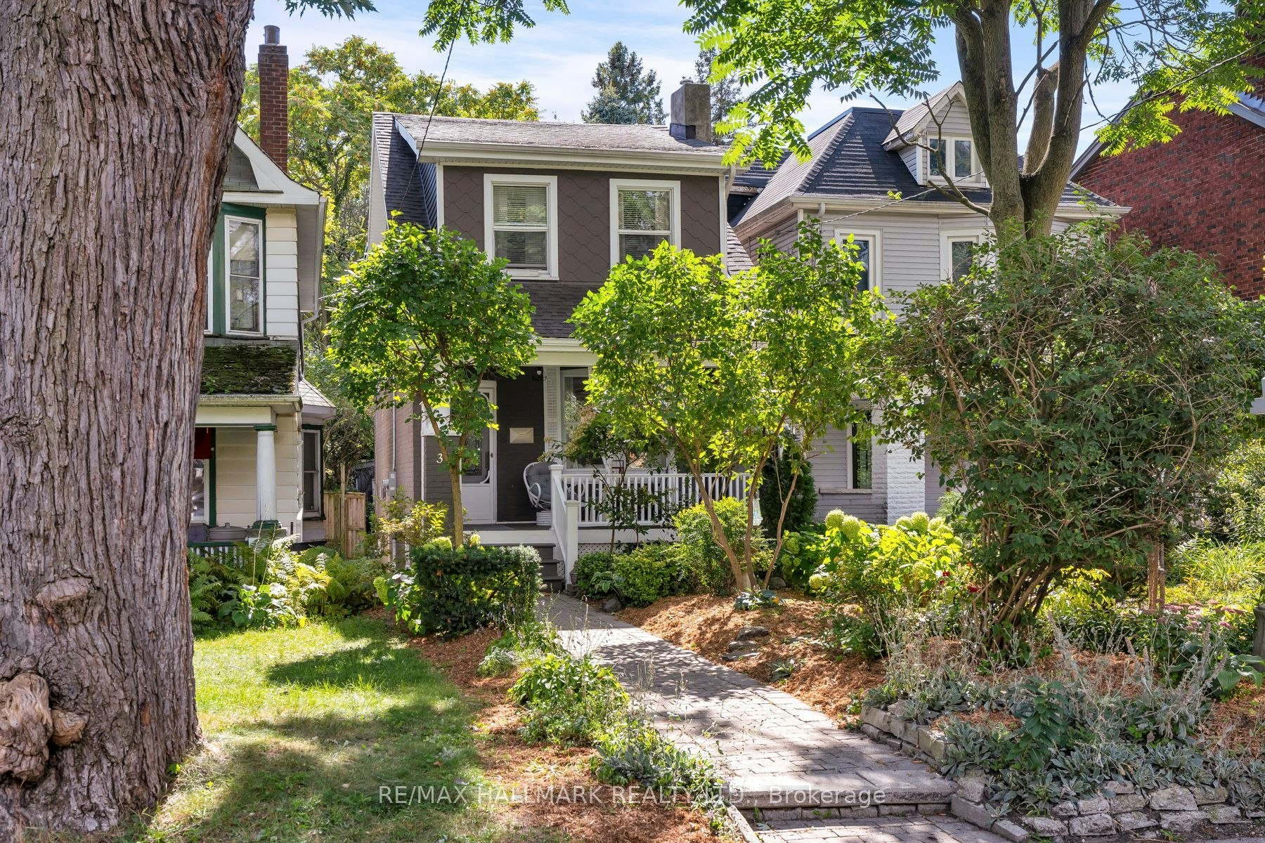 31 Cassels Avenue, Toronto, ON, M4E 1X9