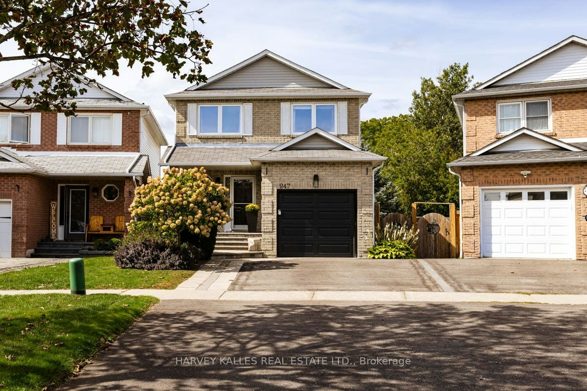 247 Overbank Drive, Oshawa, ON, L1J 7X1