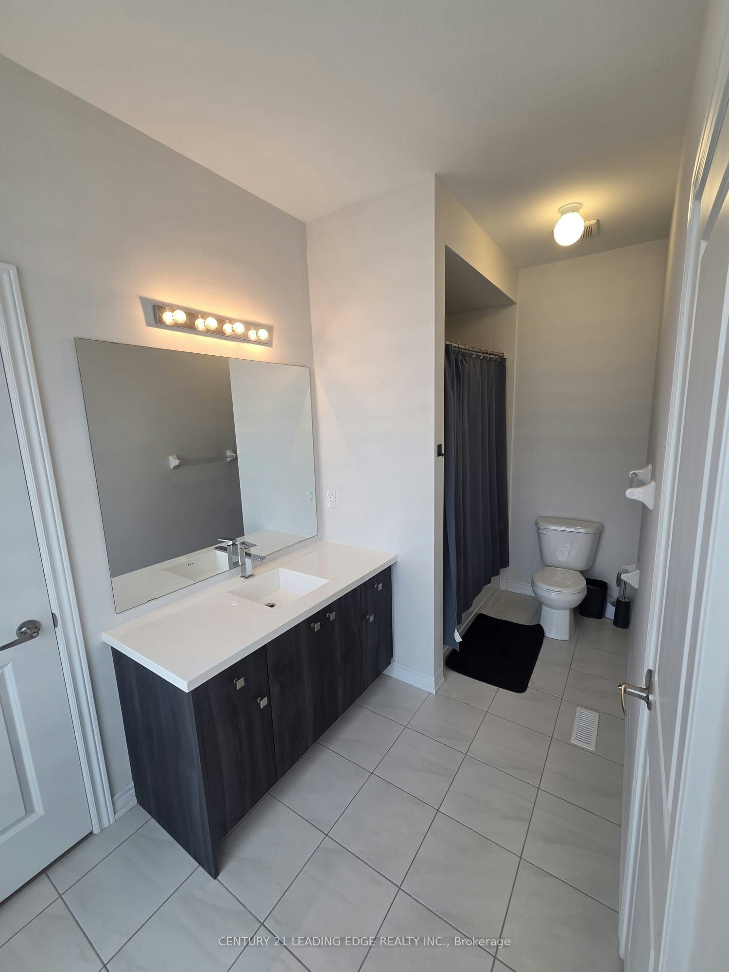 28 Vickery Street, Whitby, ON, L1P 0L2 - 29