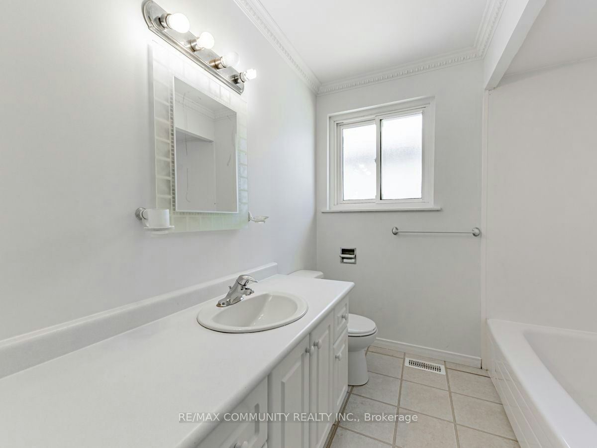 Main-358 Morrish Road, Toronto, ON, M1C 1G1 - 17