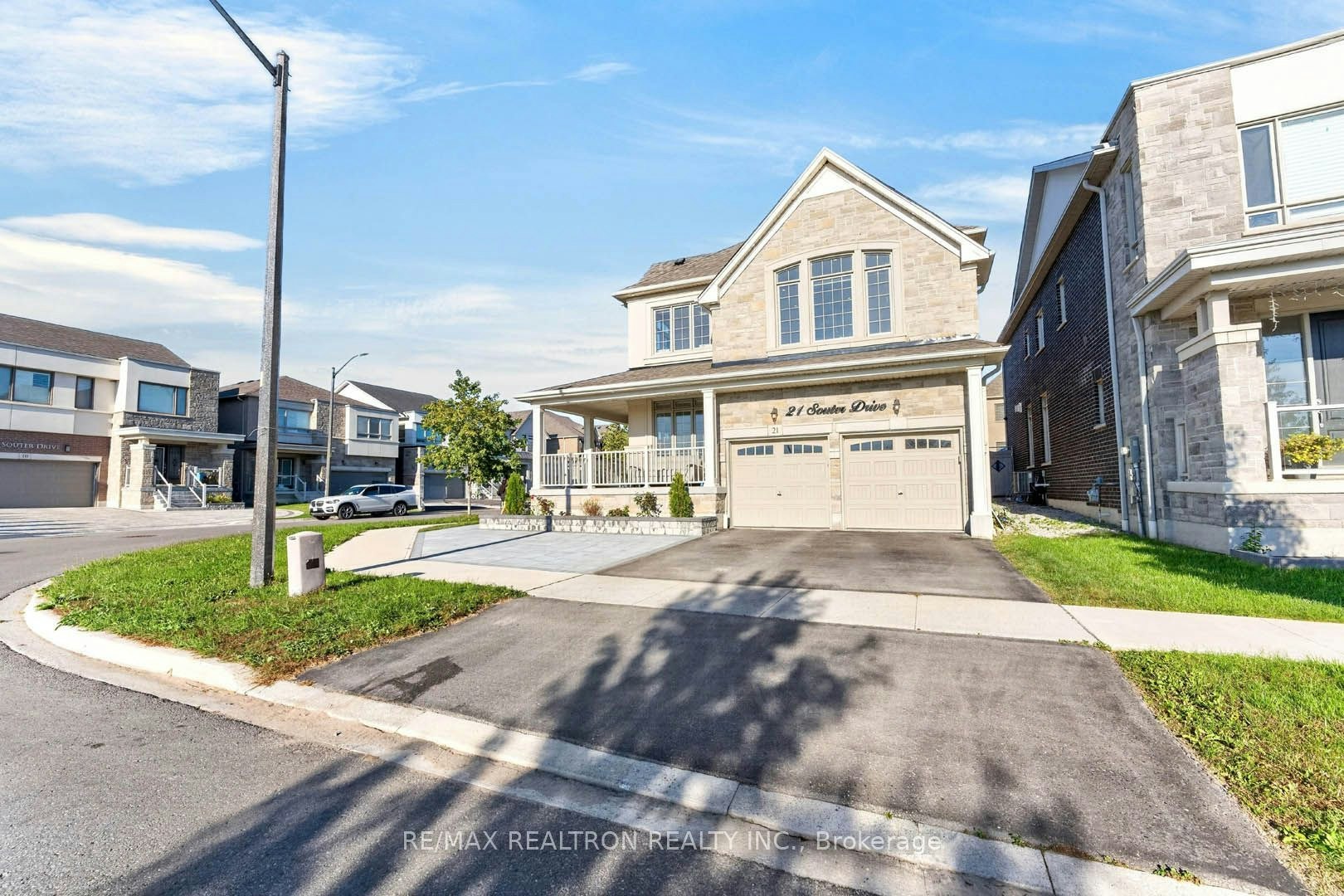 21 Souter Drive, Whitby, ON, L1P 0J6