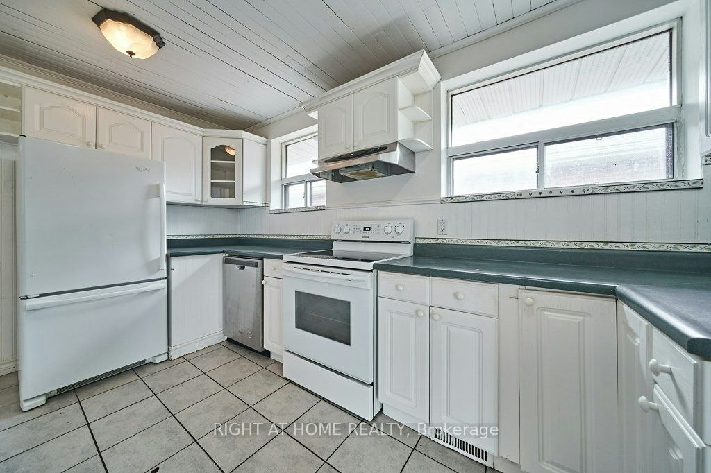 213 Cabot Street, Oshawa, ON, L1J 5S2 - 4
