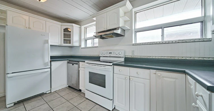 213 Cabot Street, Oshawa, ON, L1J 5S2 - 4