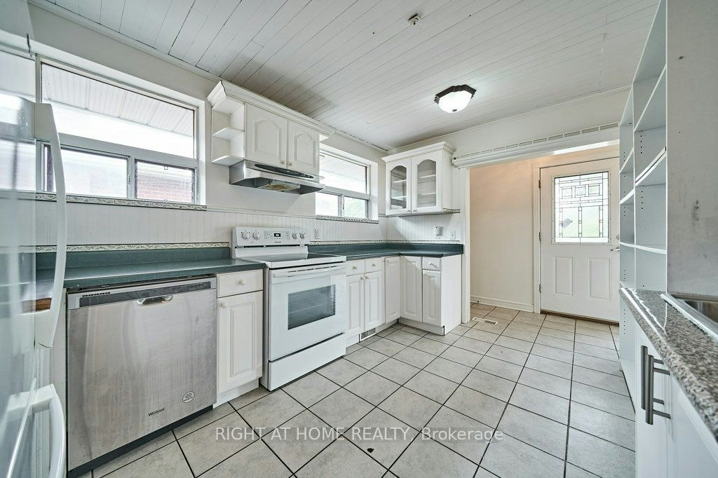 213 Cabot Street, Oshawa, ON, L1J 5S2 - 8