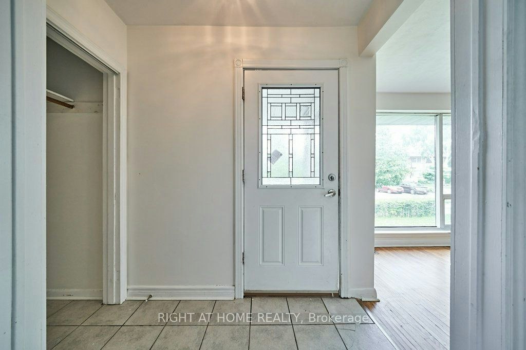 213 Cabot Street, Oshawa, ON, L1J 5S2 - 2