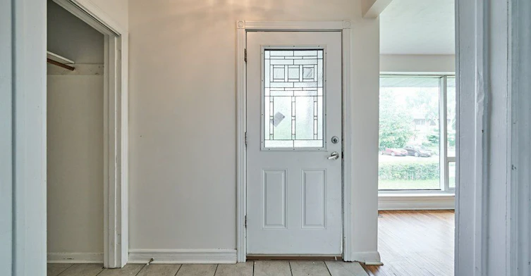 213 Cabot Street, Oshawa, ON, L1J 5S2 - 2