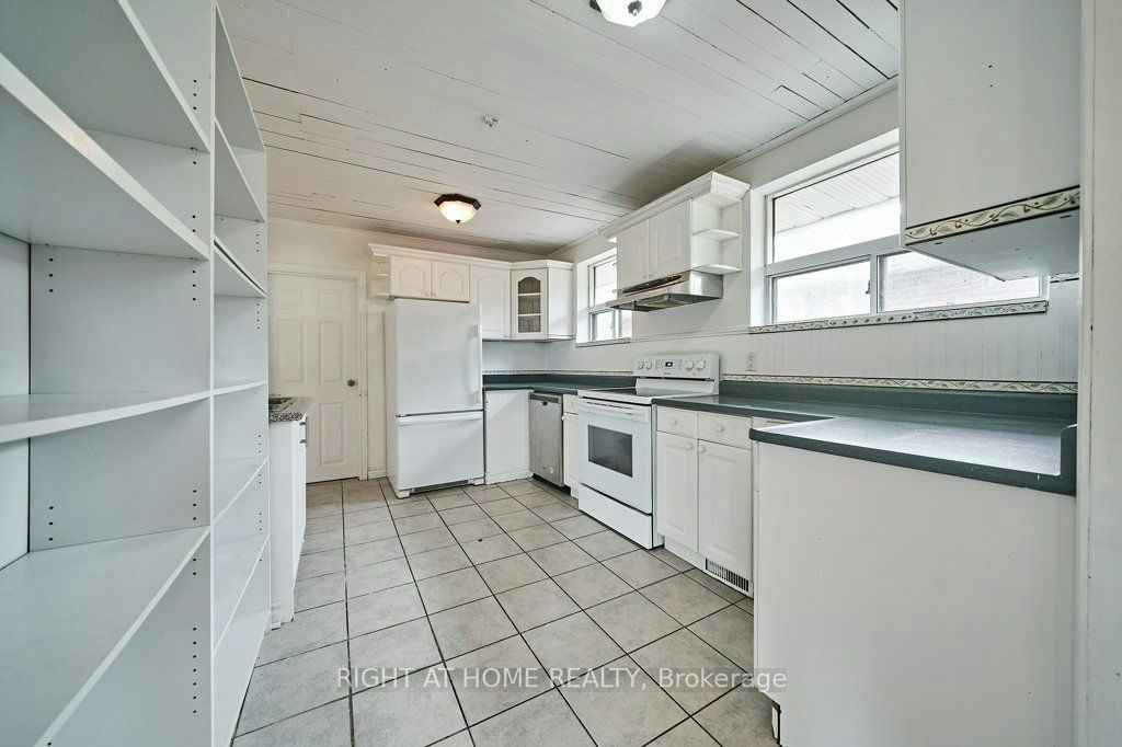 213 Cabot Street, Oshawa, ON, L1J 5S2 - 3