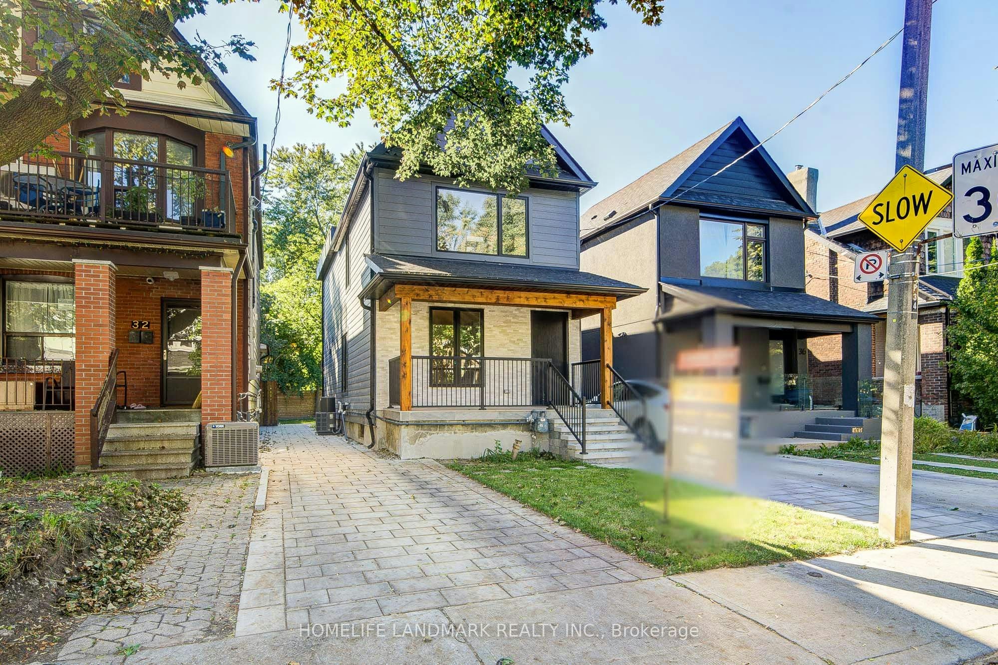 34 Hiawatha Road, Toronto, ON, M4L 2X8