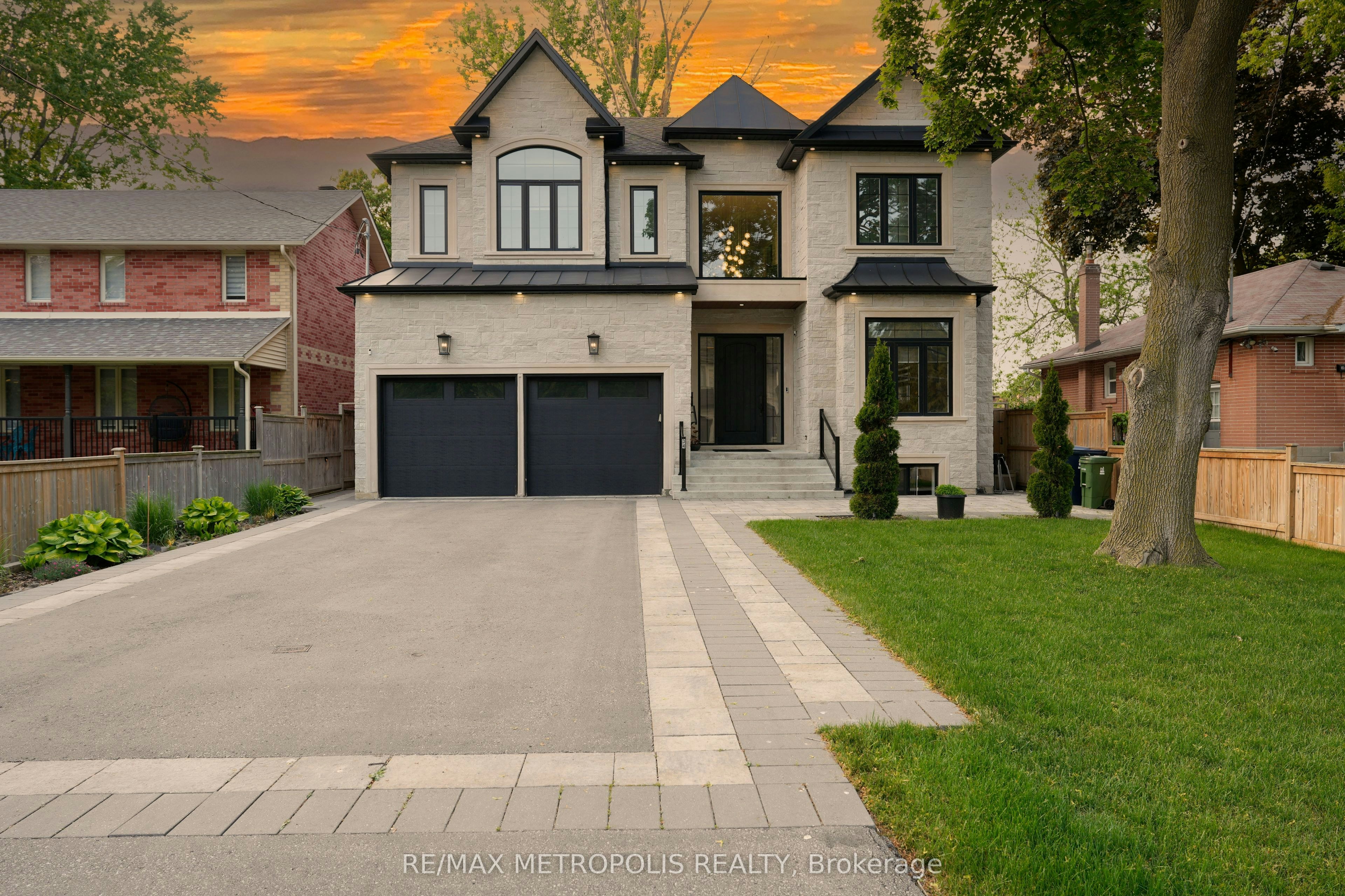 BSMT-34 Euclid Avenue, Toronto, ON, M6J 2J6