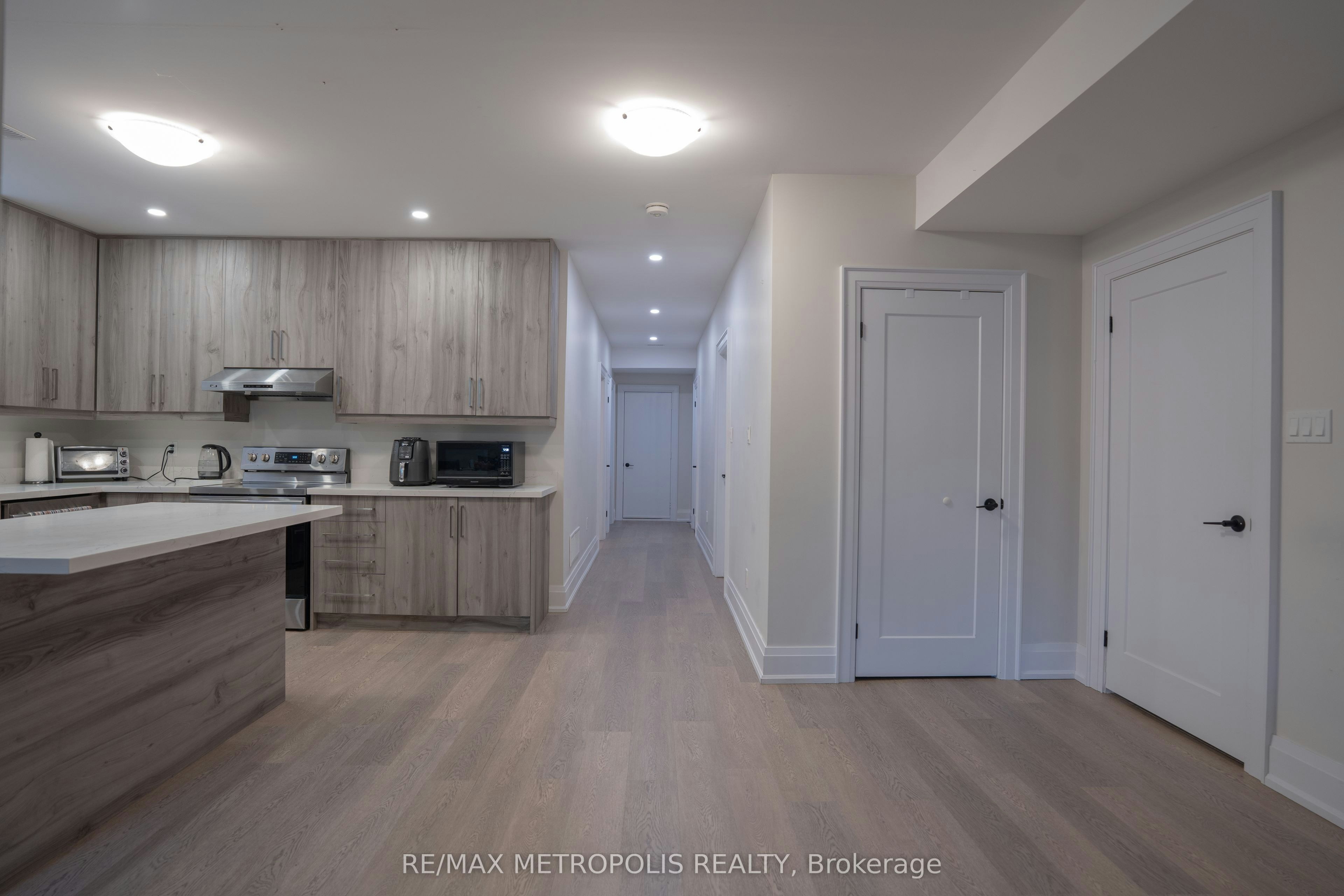 BSMT-34 Euclid Avenue, Toronto, ON, M6J 2J6 - 13