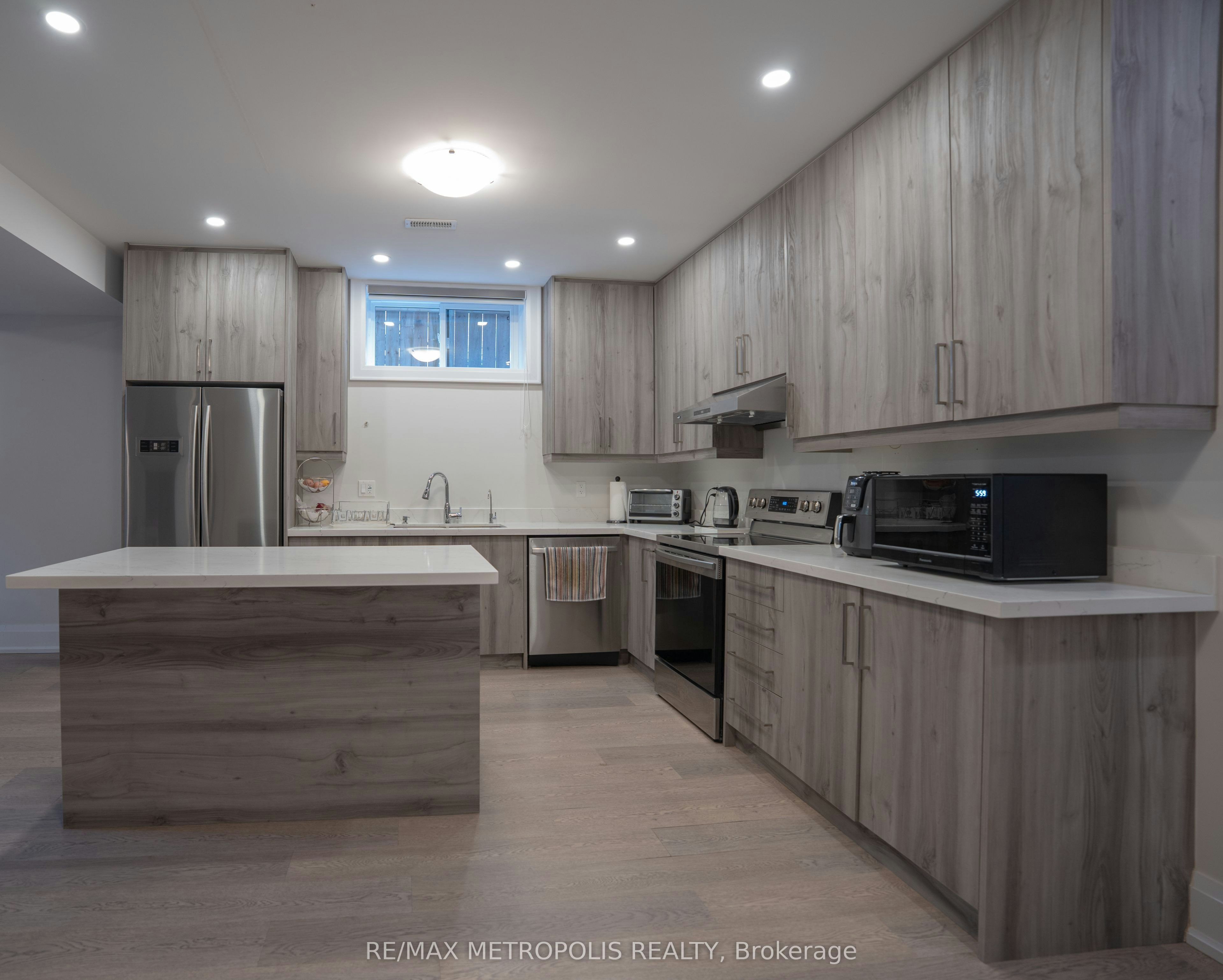 BSMT-34 Euclid Avenue, Toronto, ON, M6J 2J6 - 14