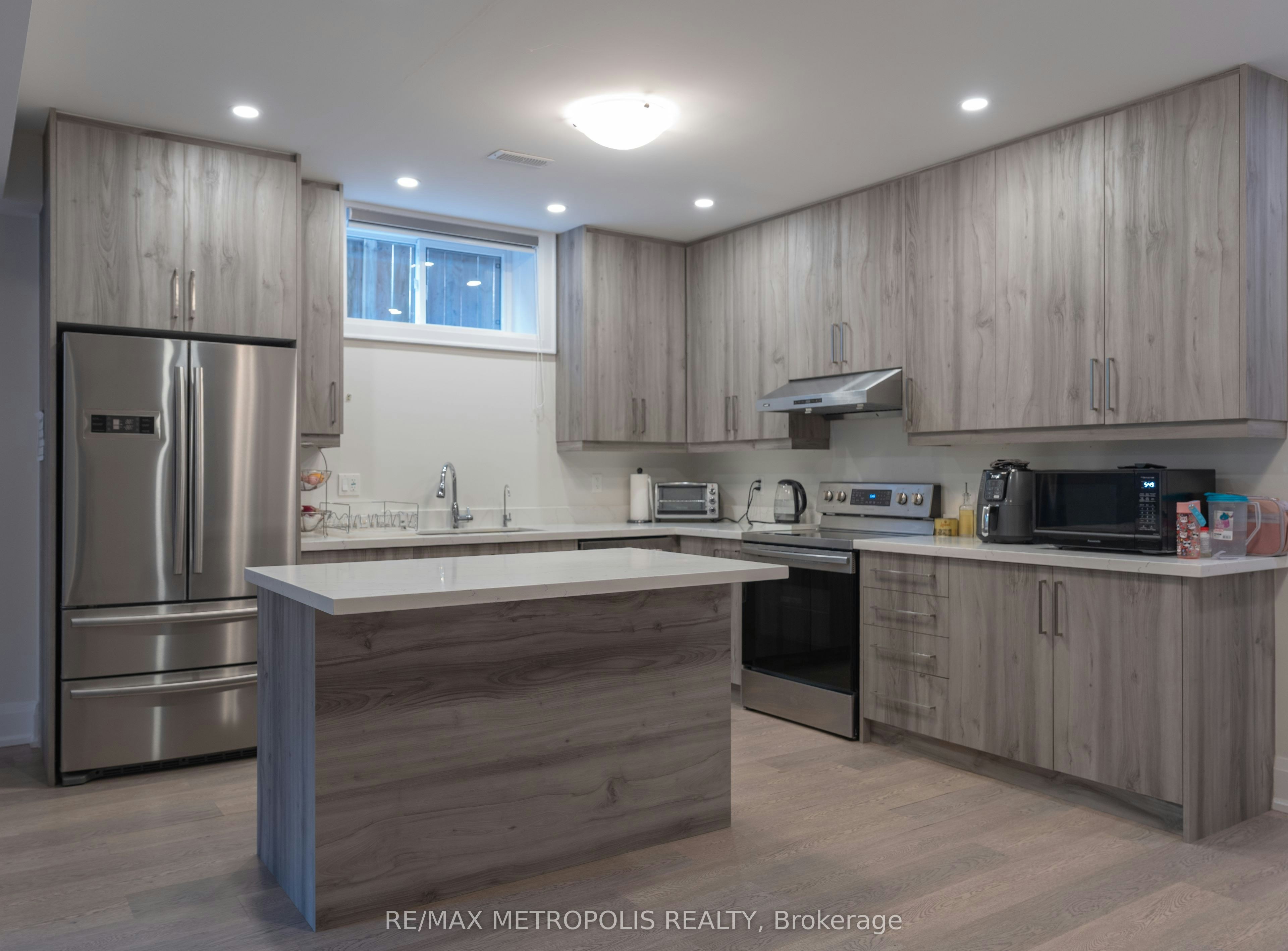 BSMT-34 Euclid Avenue, Toronto, ON, M6J 2J6 - 12