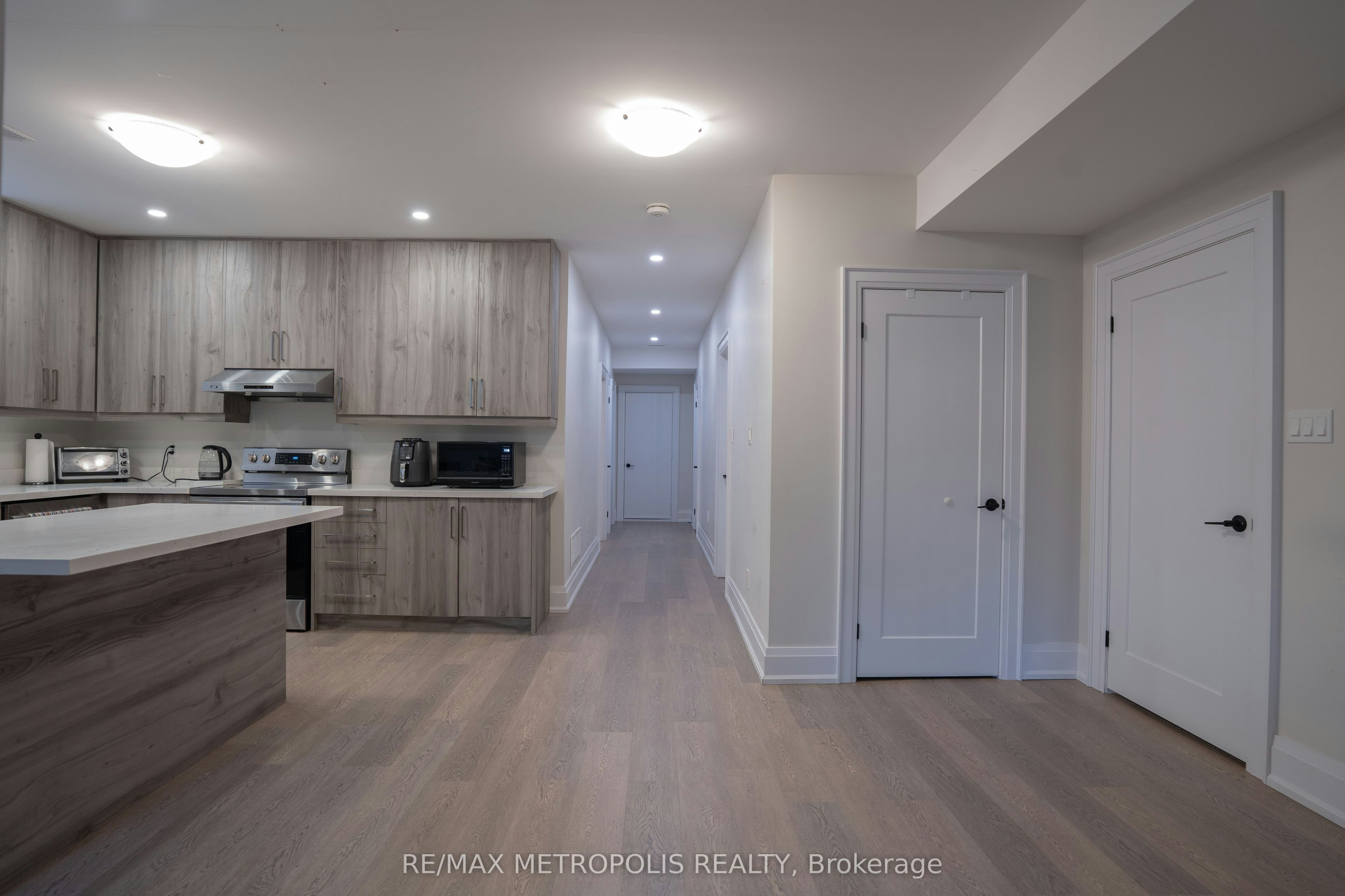 BSMT-34 Euclid Avenue, Toronto, ON, M6J 2J6 - 11