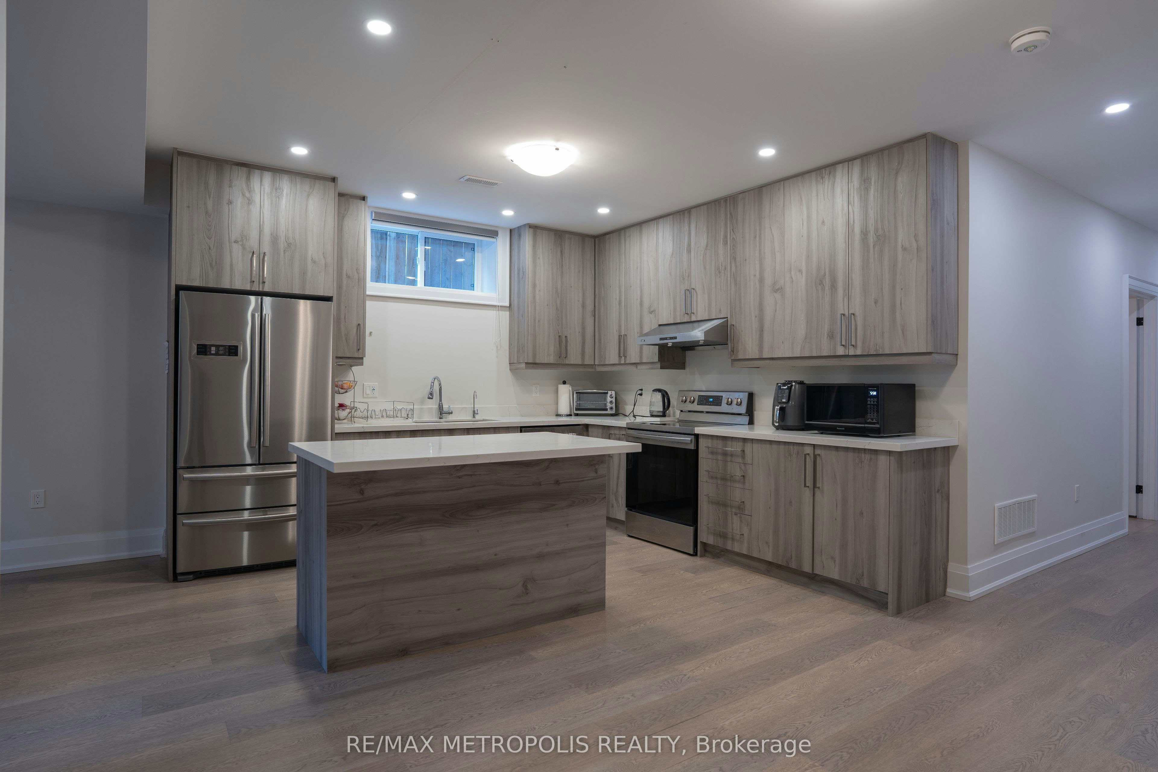 BSMT-34 Euclid Avenue, Toronto, ON, M6J 2J6 - 10