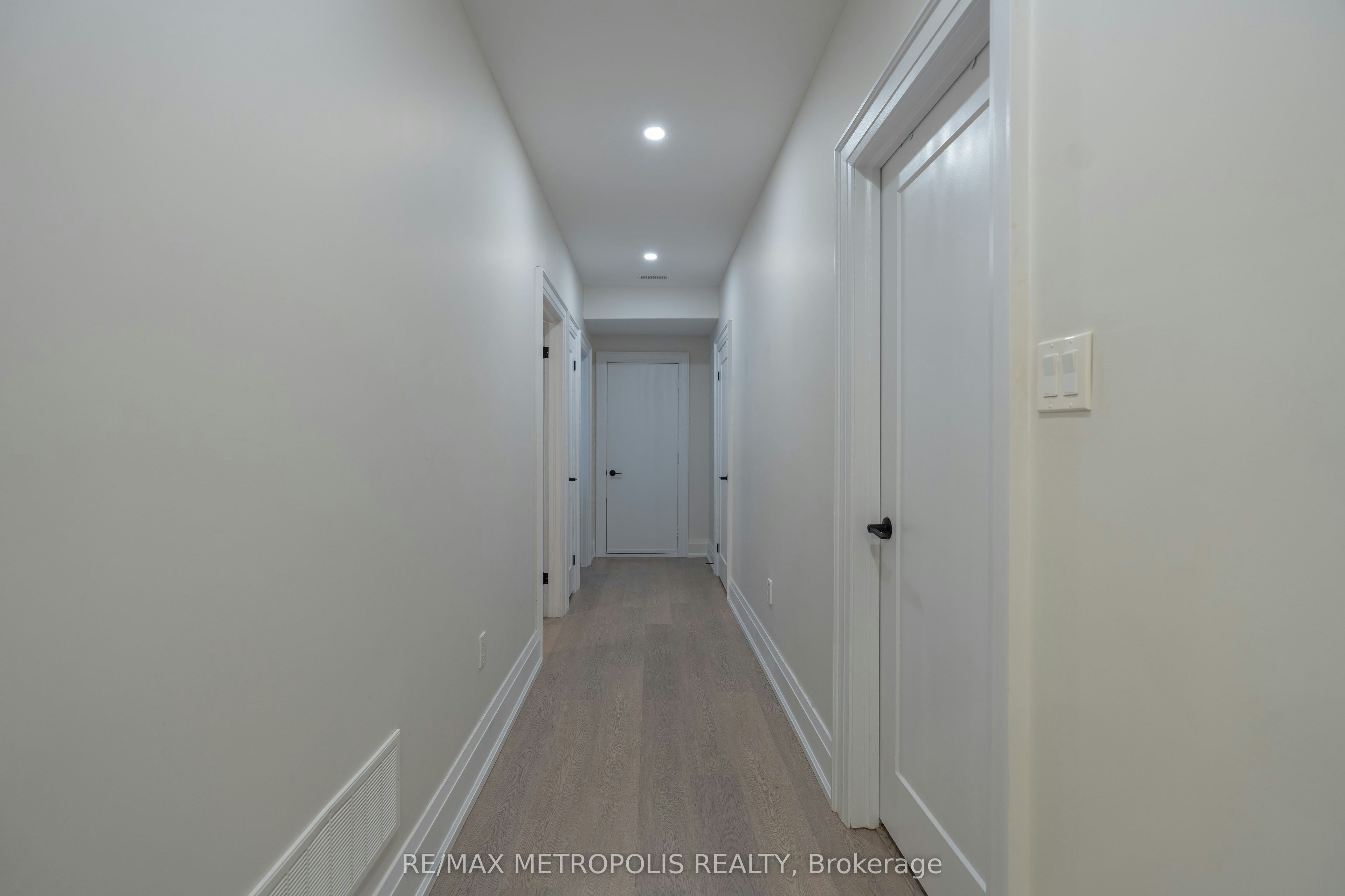 BSMT-34 Euclid Avenue, Toronto, ON, M6J 2J6 - 18