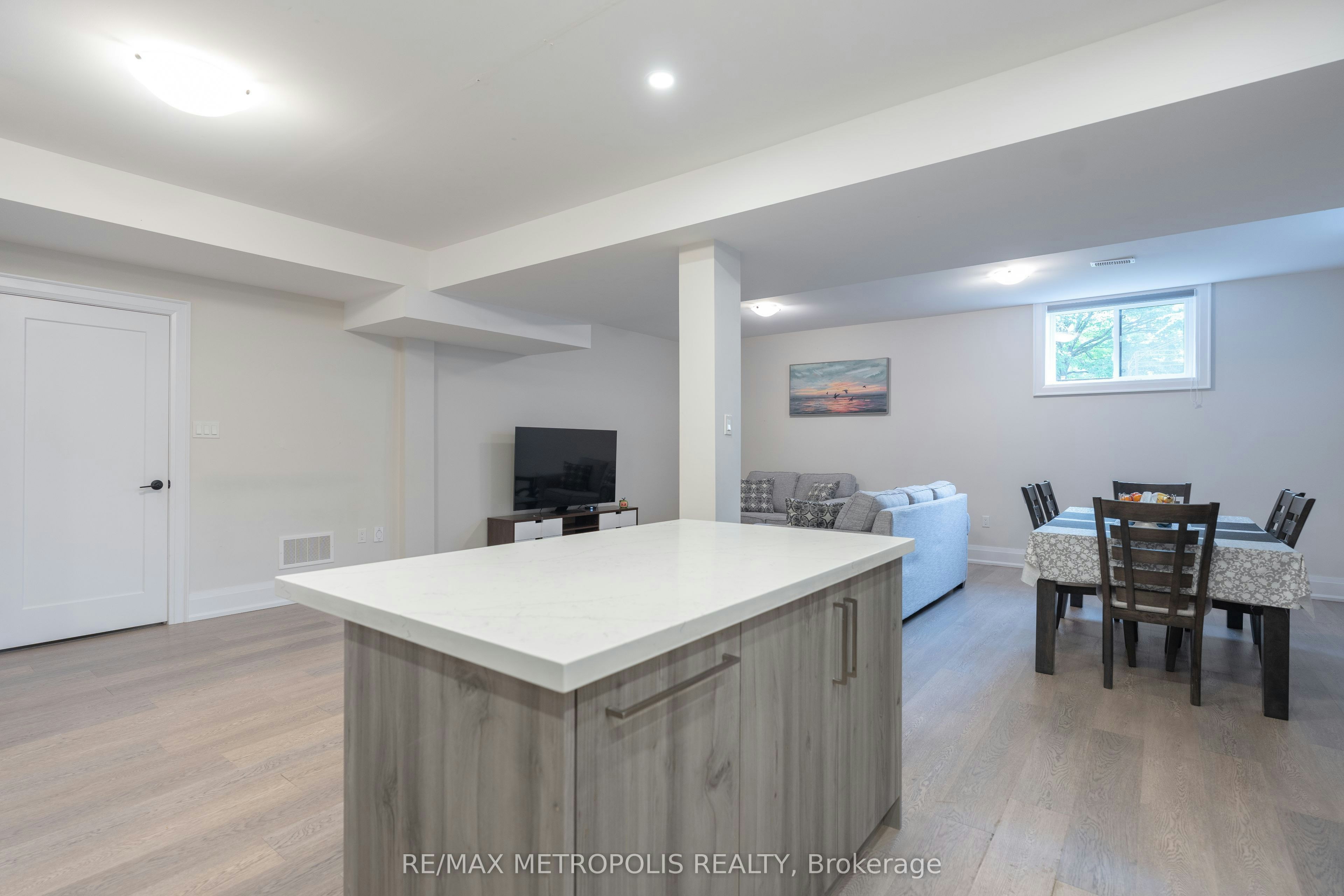 BSMT-34 Euclid Avenue, Toronto, ON, M6J 2J6 - 15