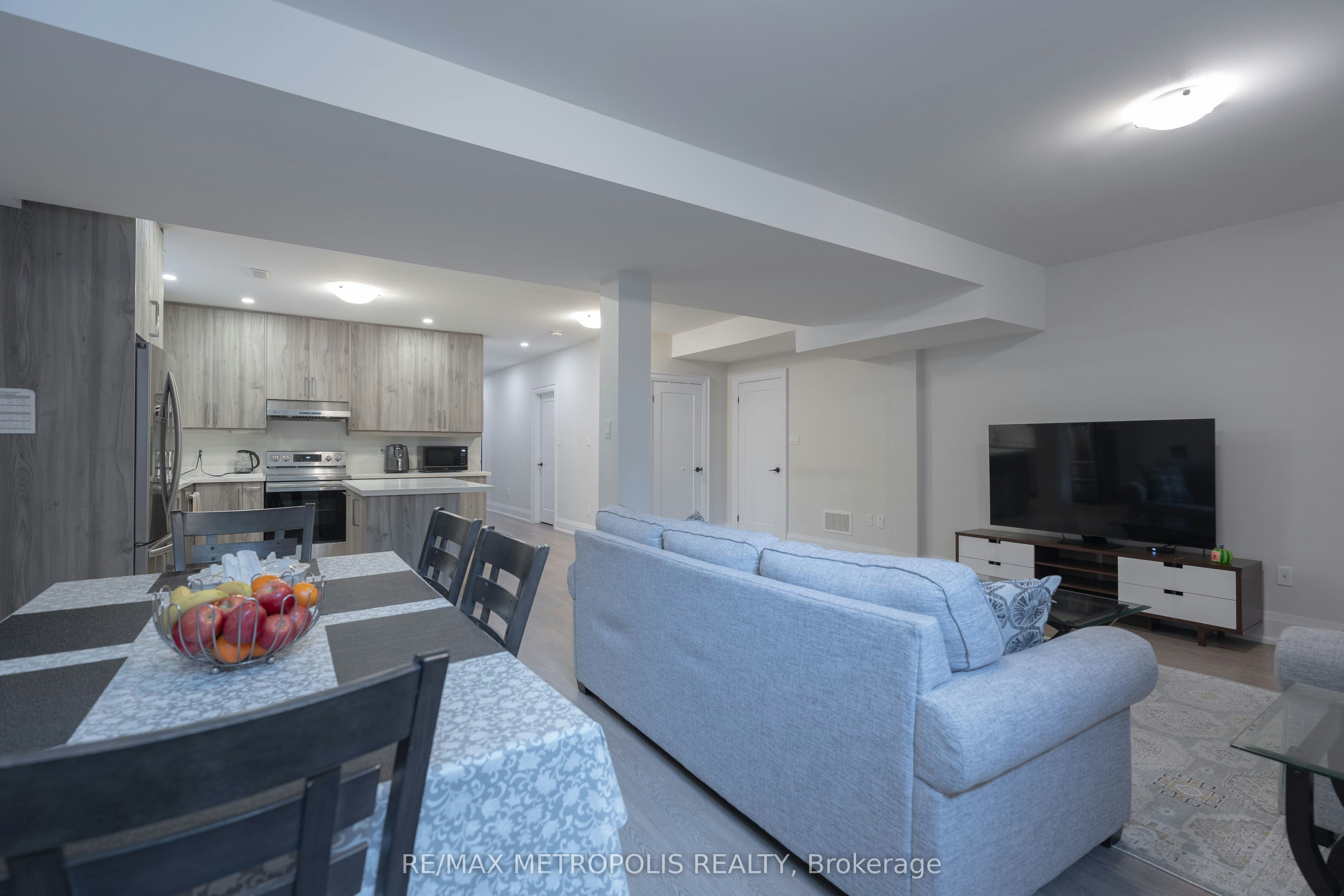 BSMT-34 Euclid Avenue, Toronto, ON, M6J 2J6 - 8