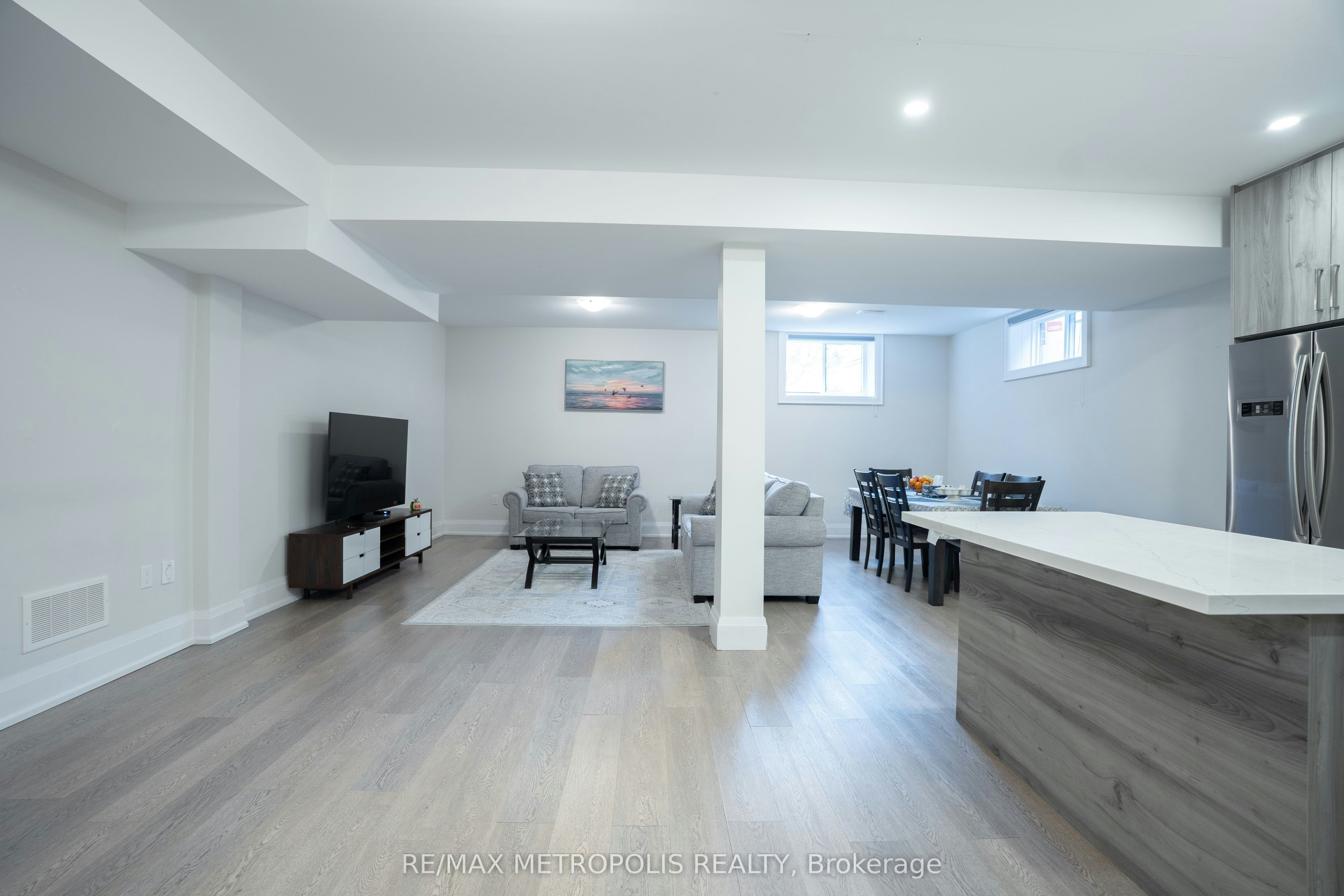 BSMT-34 Euclid Avenue, Toronto, ON, M6J 2J6 - 2