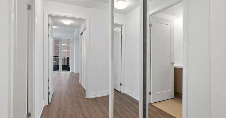 1807-286 Main Street, Toronto, ON, M4C 4X4 - 3