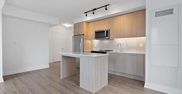 1807-286 Main Street, Toronto, ON, M4C 4X4 - 7
