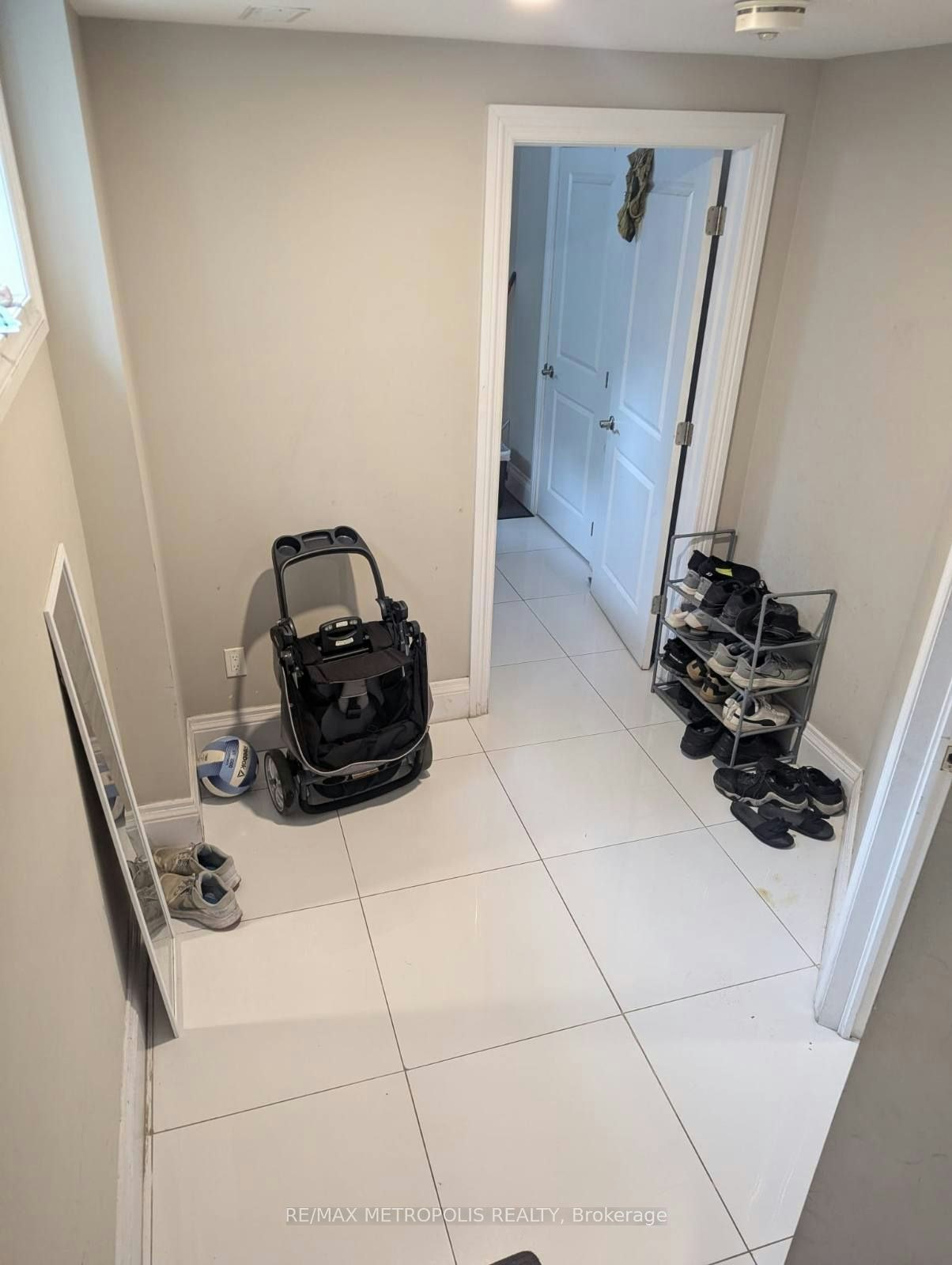 BSMT-181 Flora Drive, Toronto, ON, M1P 1B1 - 3