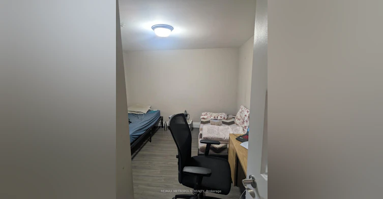 BSMT-181 Flora Drive, Toronto, ON, M1P 1B1 - 4