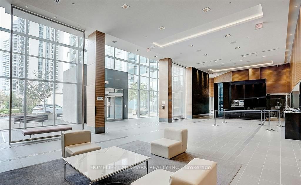 1022-135 Village Green Square, Toronto, ON, M1S 0G3 - 2