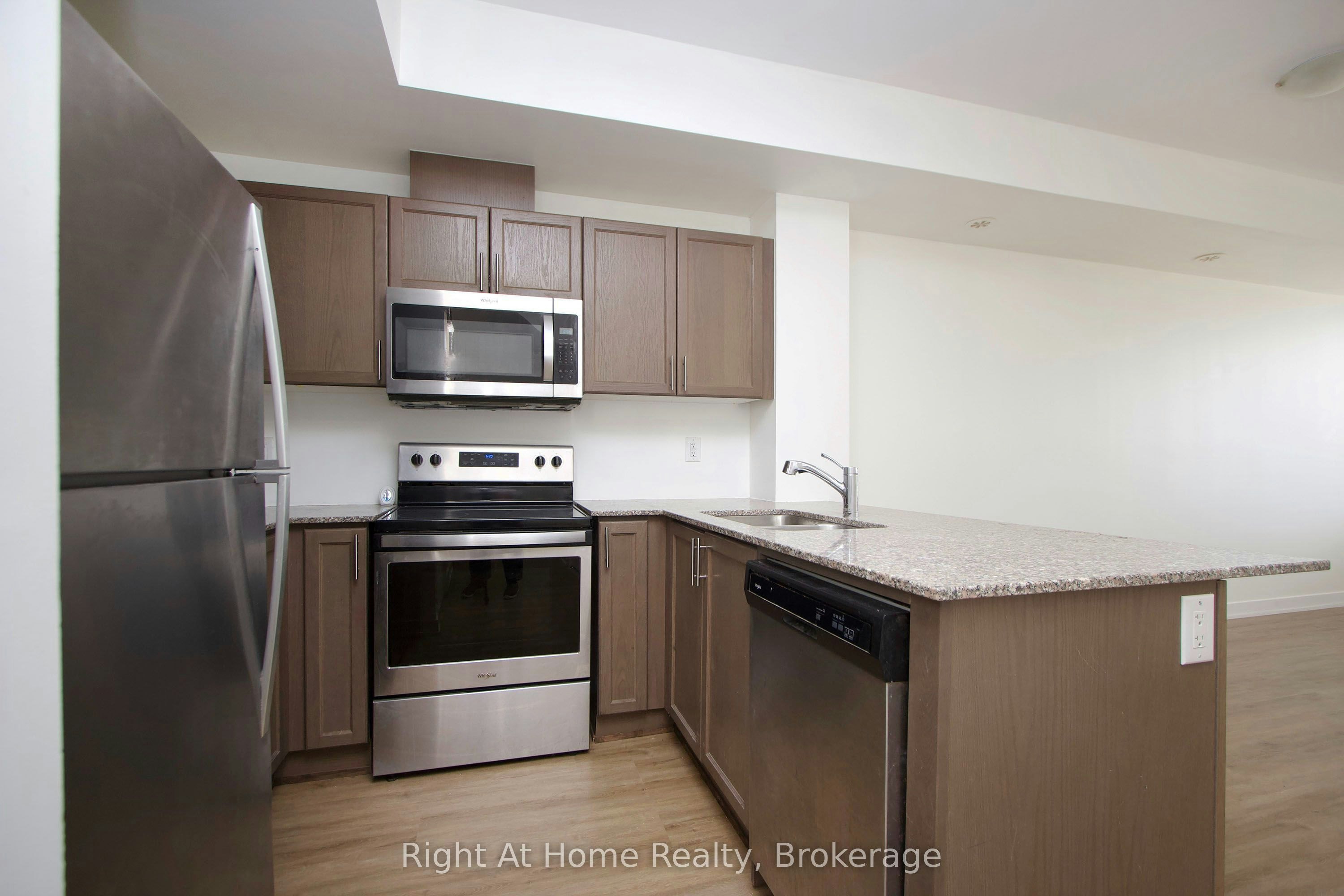 405-1460 Whites Road, Pickering, ON, L1V 1R4 - 6