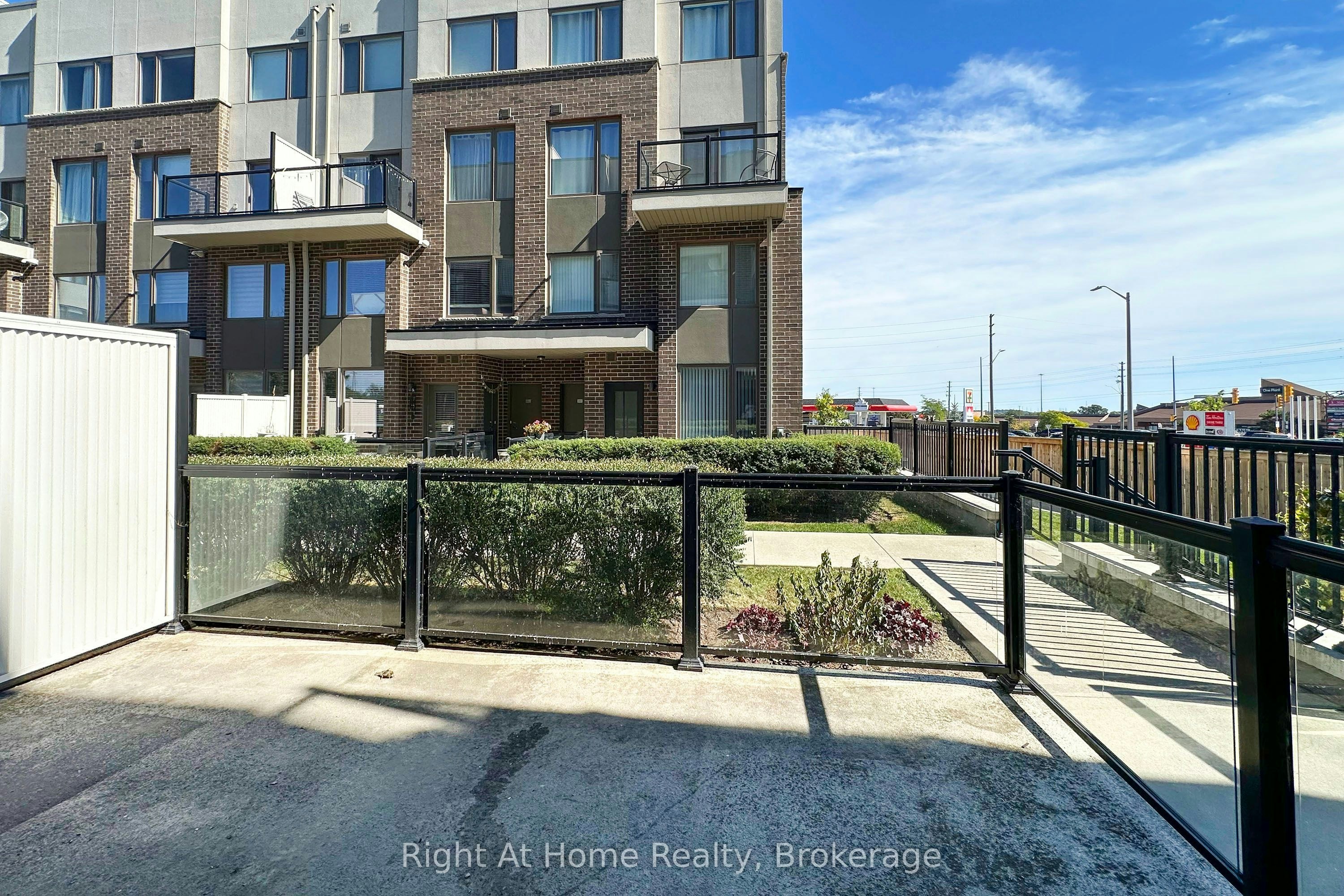 405-1460 Whites Road, Pickering, ON, L1V 1R4 - 17