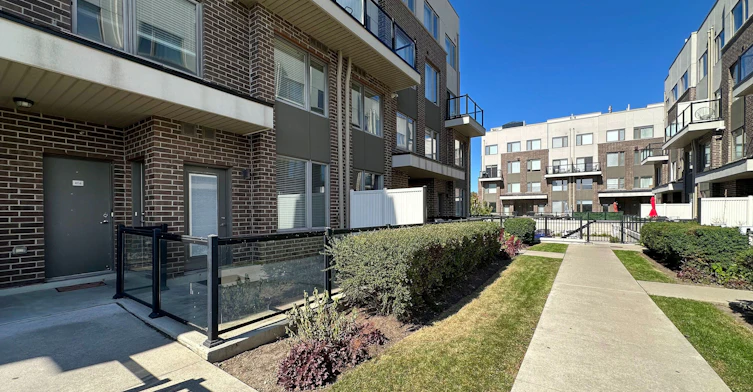 405-1460 Whites Road, Pickering, ON, L1V 1R4