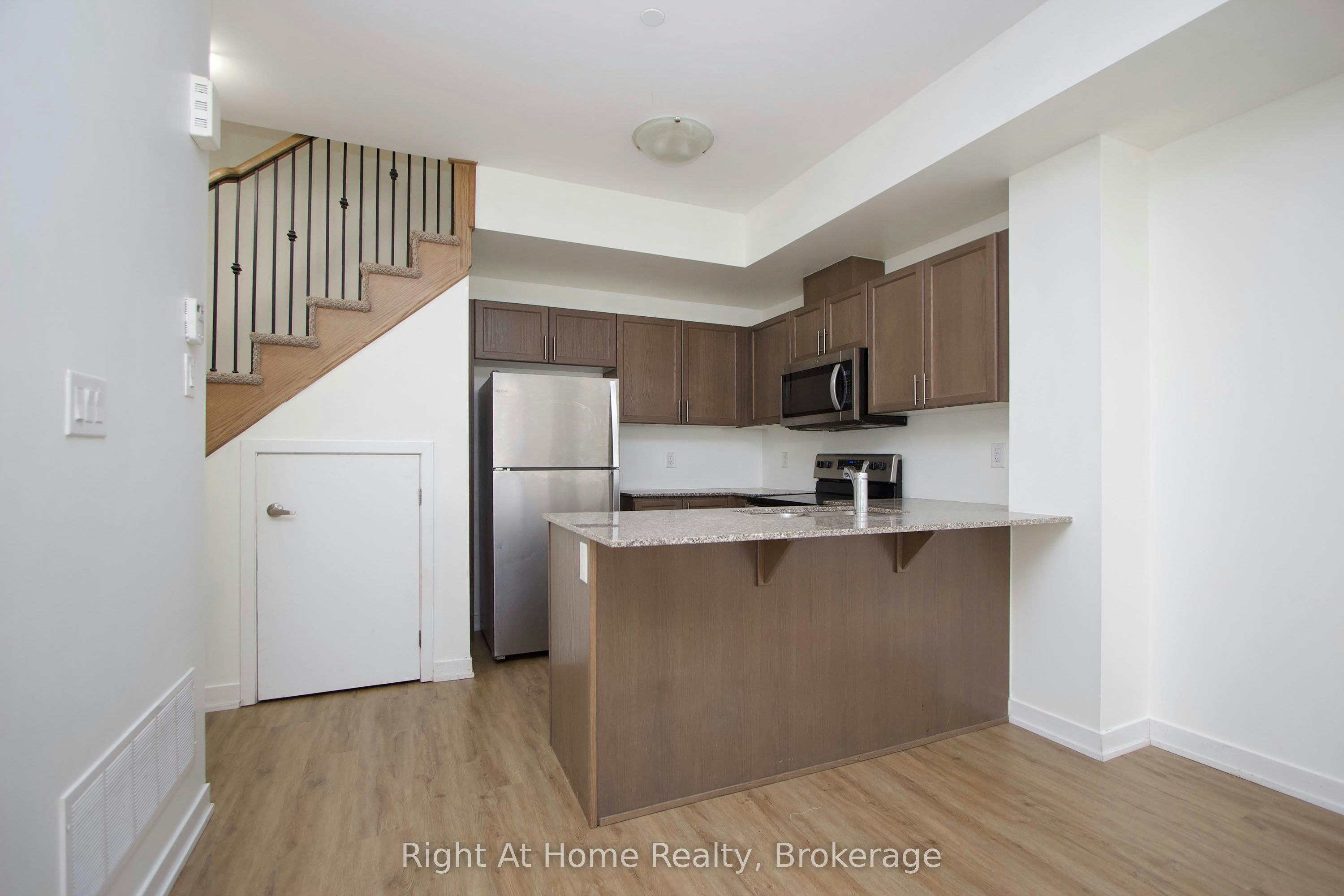 405-1460 Whites Road, Pickering, ON, L1V 1R4 - 5