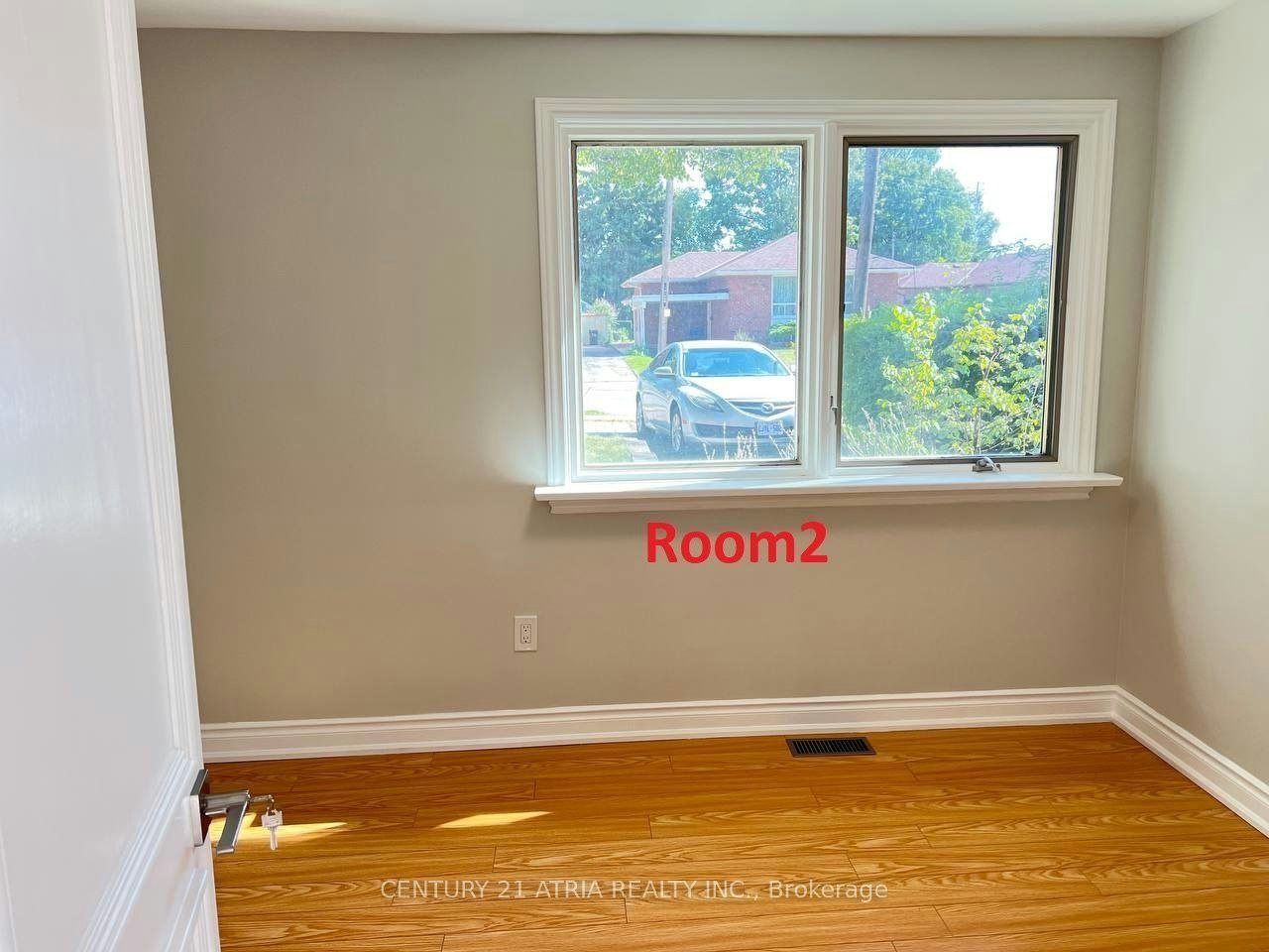 Lower-60 Beacham Crescent, Toronto, ON, M1T 1N1 - 3