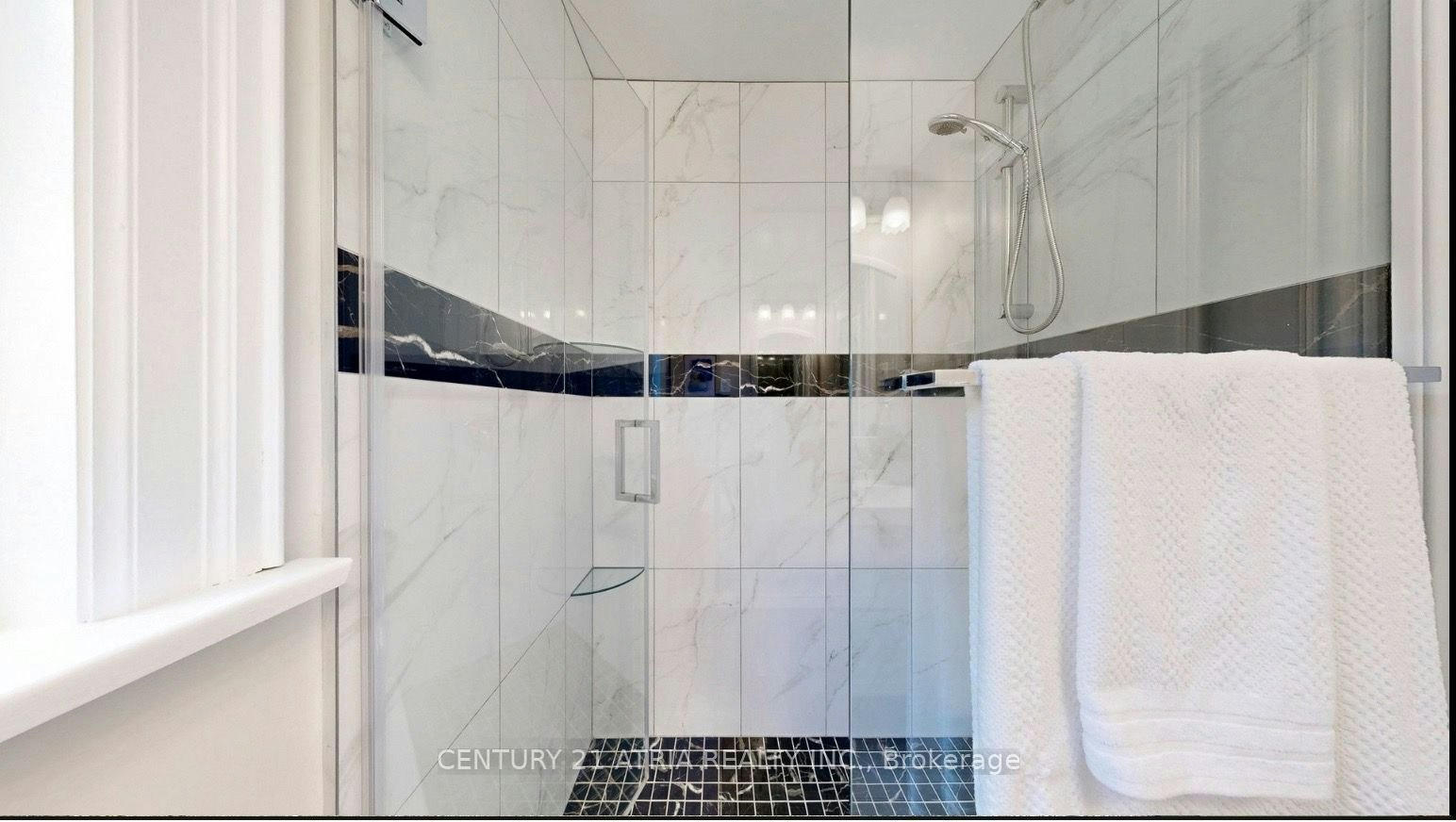Lower-60 Beacham Crescent, Toronto, ON, M1T 1N1 - 6