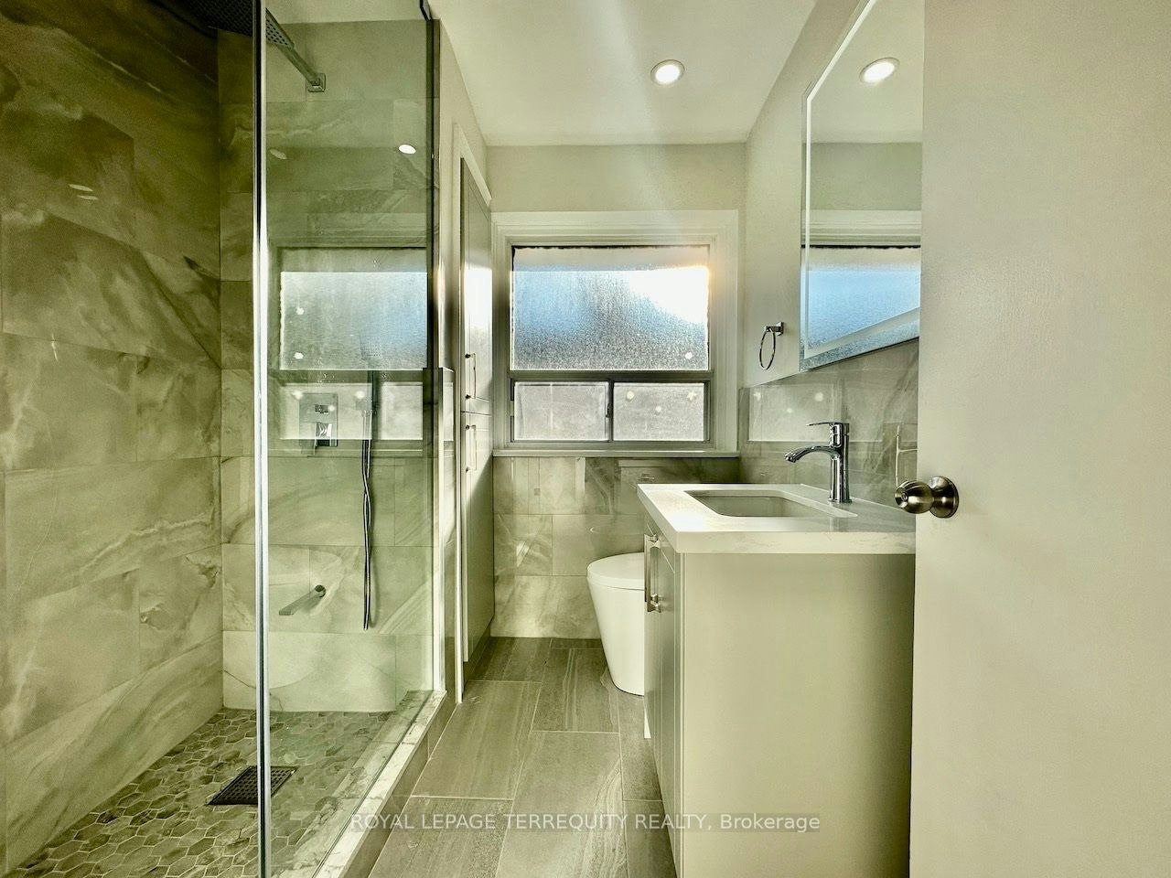Main Level-21 Janet Boulevard, Toronto, ON, M1R 1H5 - 13