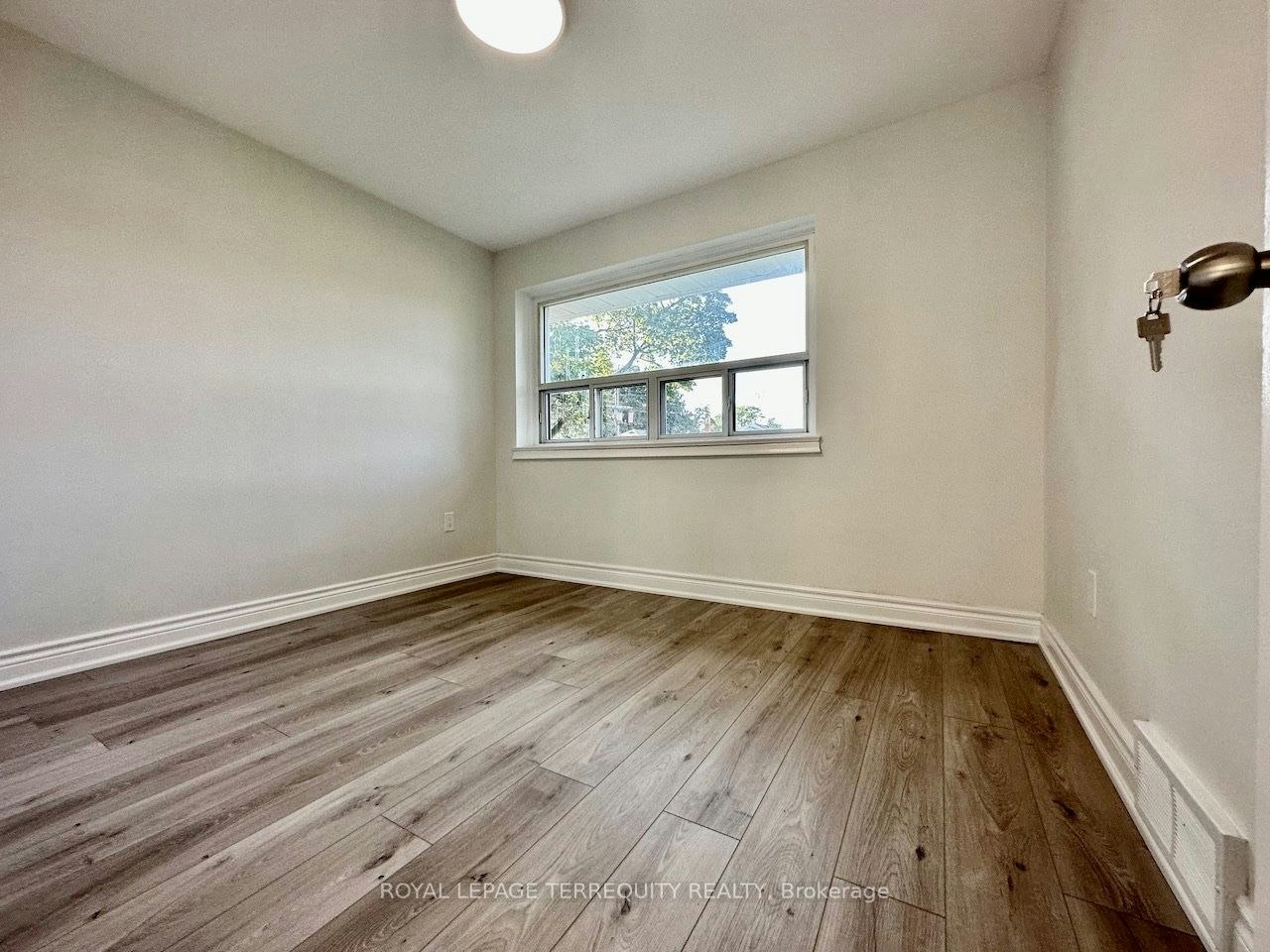Main Level-21 Janet Boulevard, Toronto, ON, M1R 1H5 - 16