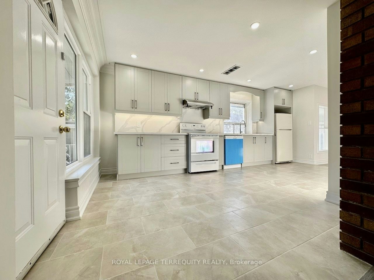 Main Level-21 Janet Boulevard, Toronto, ON, M1R 1H5 - 8