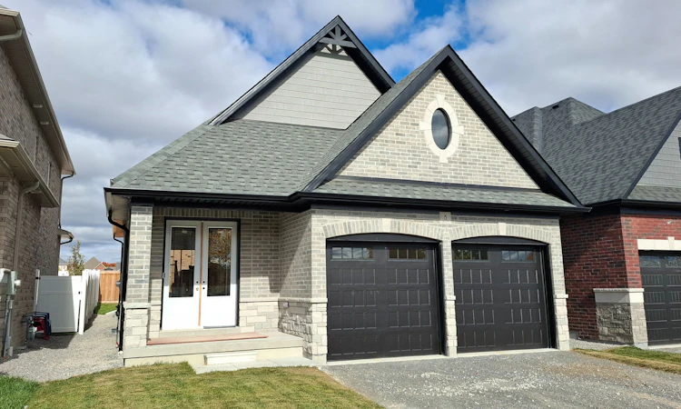 8 St Augustine Drive