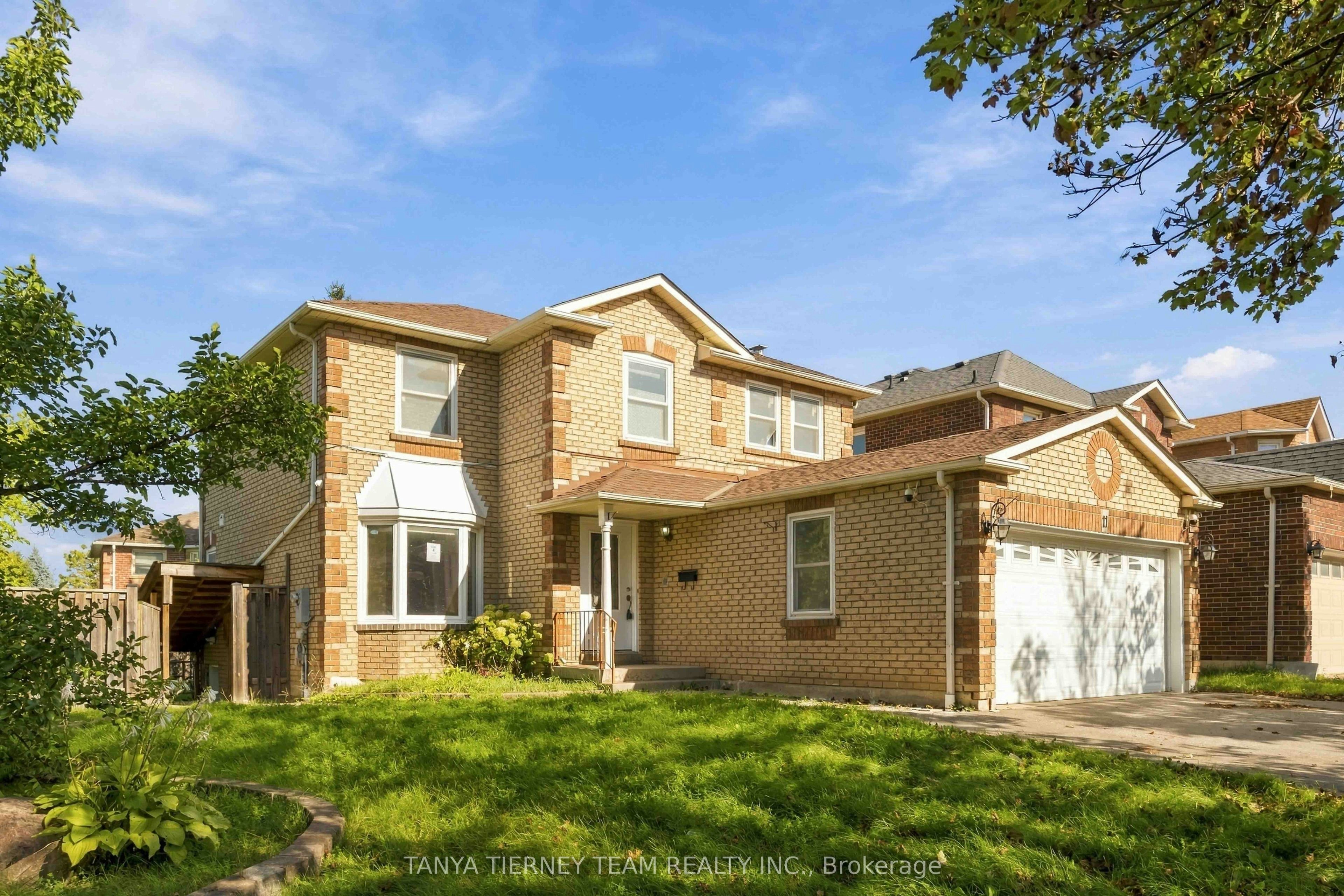 11 Hunter Drive, Ajax, ON, L1T 3M9